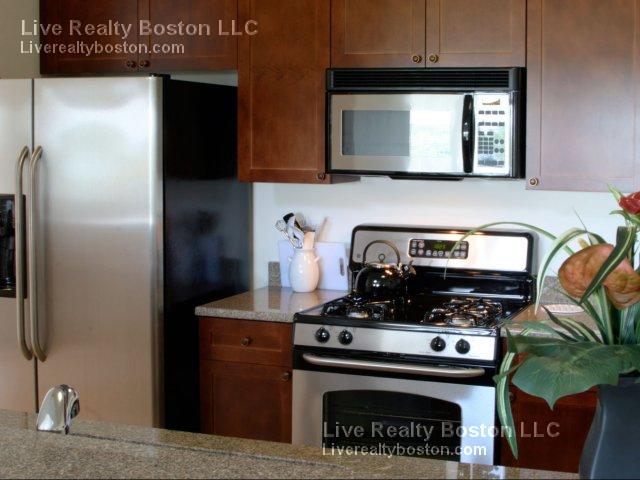 525 Pawtucket Blvd, Lowell