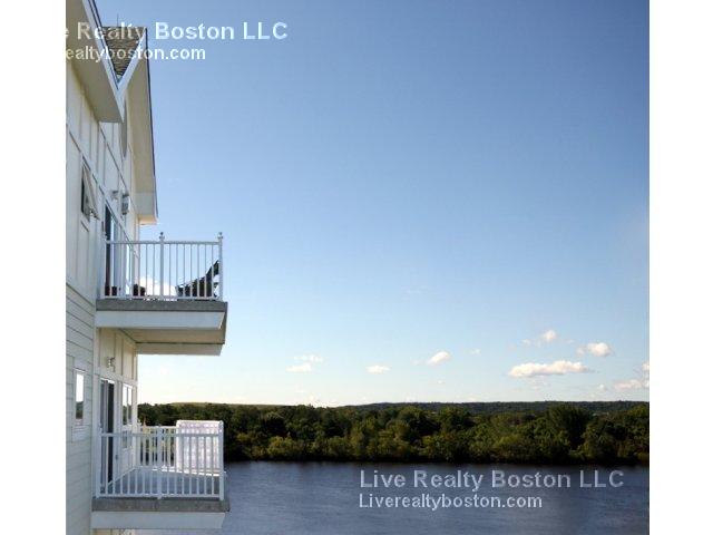 525 Pawtucket Blvd, Lowell