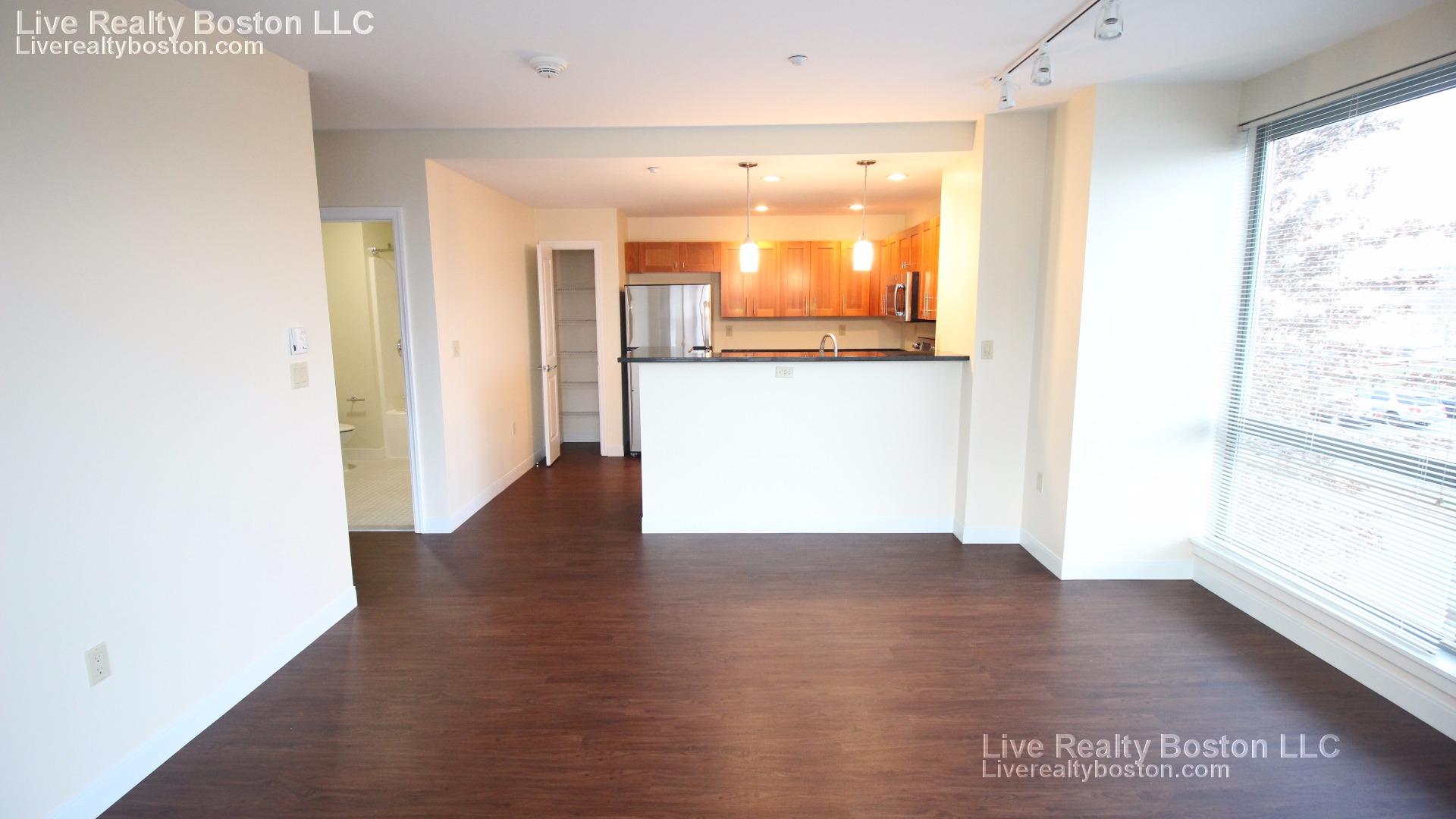 3 bed, 1 bath apartment for rent at 50-55 Station Landing Unit 3 BED, Medford