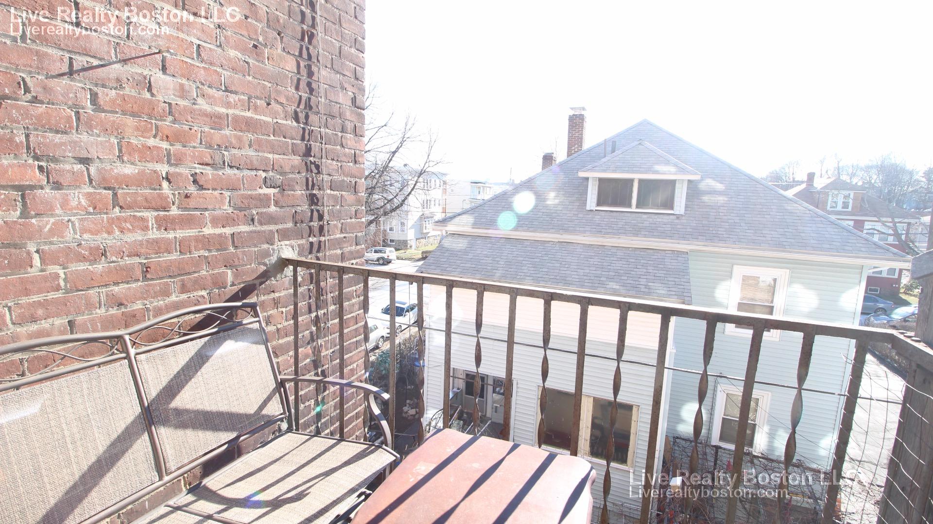 116 Washington St, Brighton