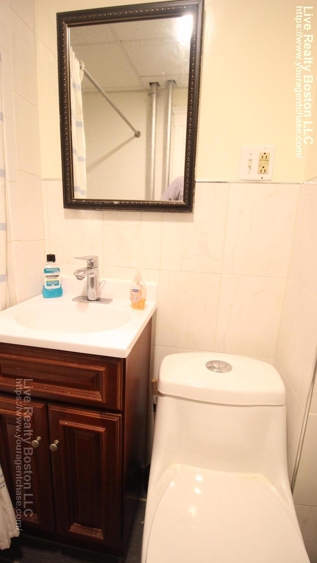 3 bed, 1 bath apartment for rent at 1377 A Commonwealth Ave Unit 2, Allston — photo 3 of 17