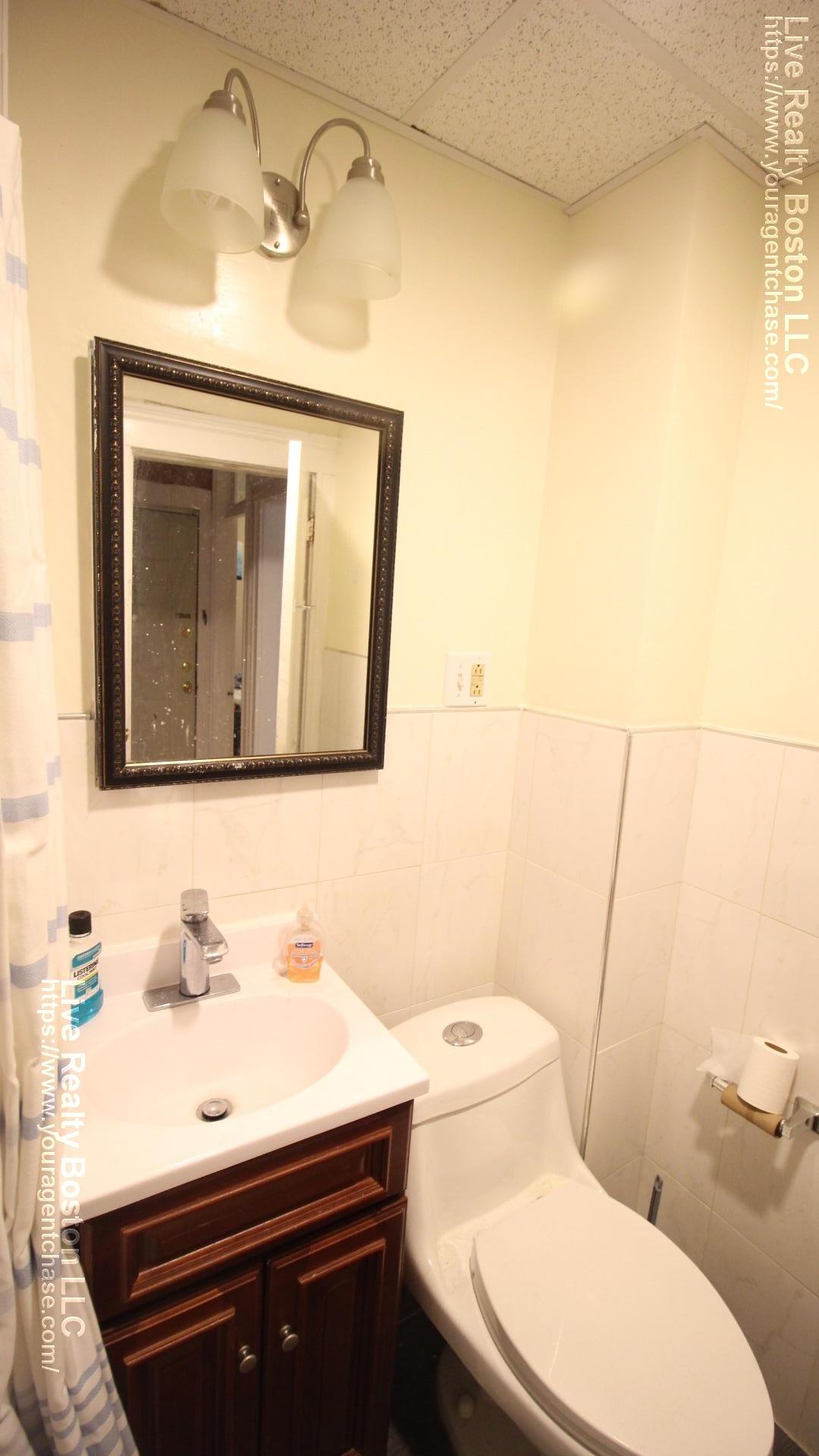 3 bed, 1 bath apartment for rent at 1377 A Commonwealth Ave Unit 2, Allston — photo 7 of 17