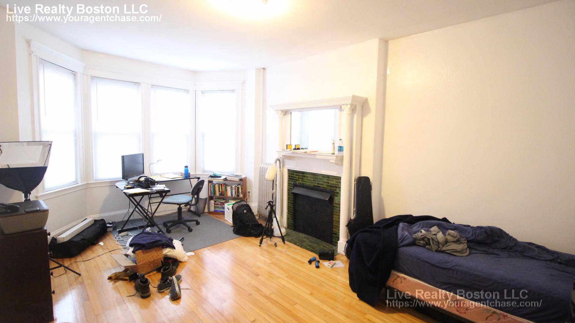 3 bed, 1 bath apartment for rent at 1377 A Commonwealth Ave Unit 2, Allston — photo 10 of 17