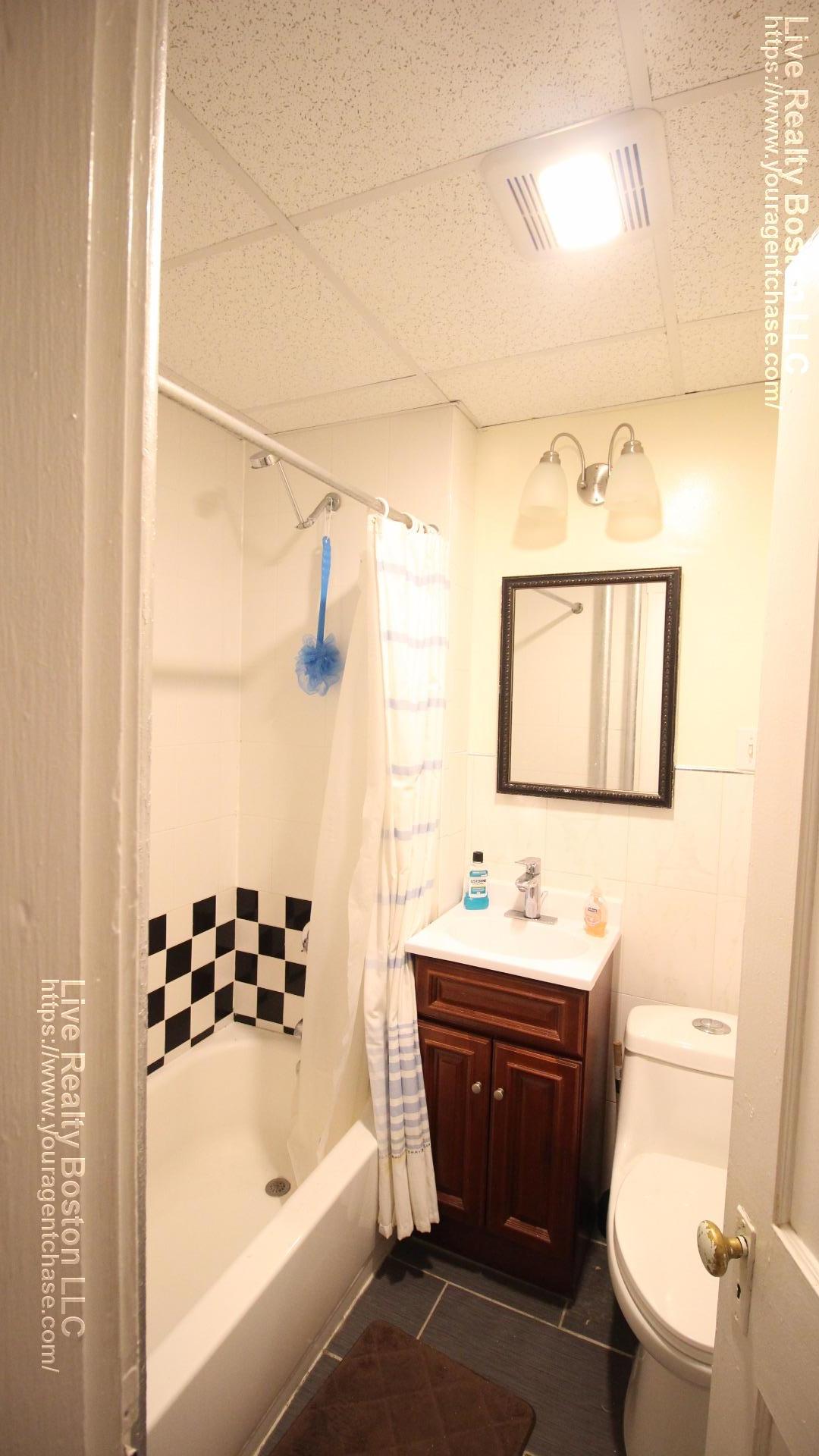3 bed, 1 bath apartment for rent at 1377 A Commonwealth Ave Unit 2, Allston — photo 14 of 17