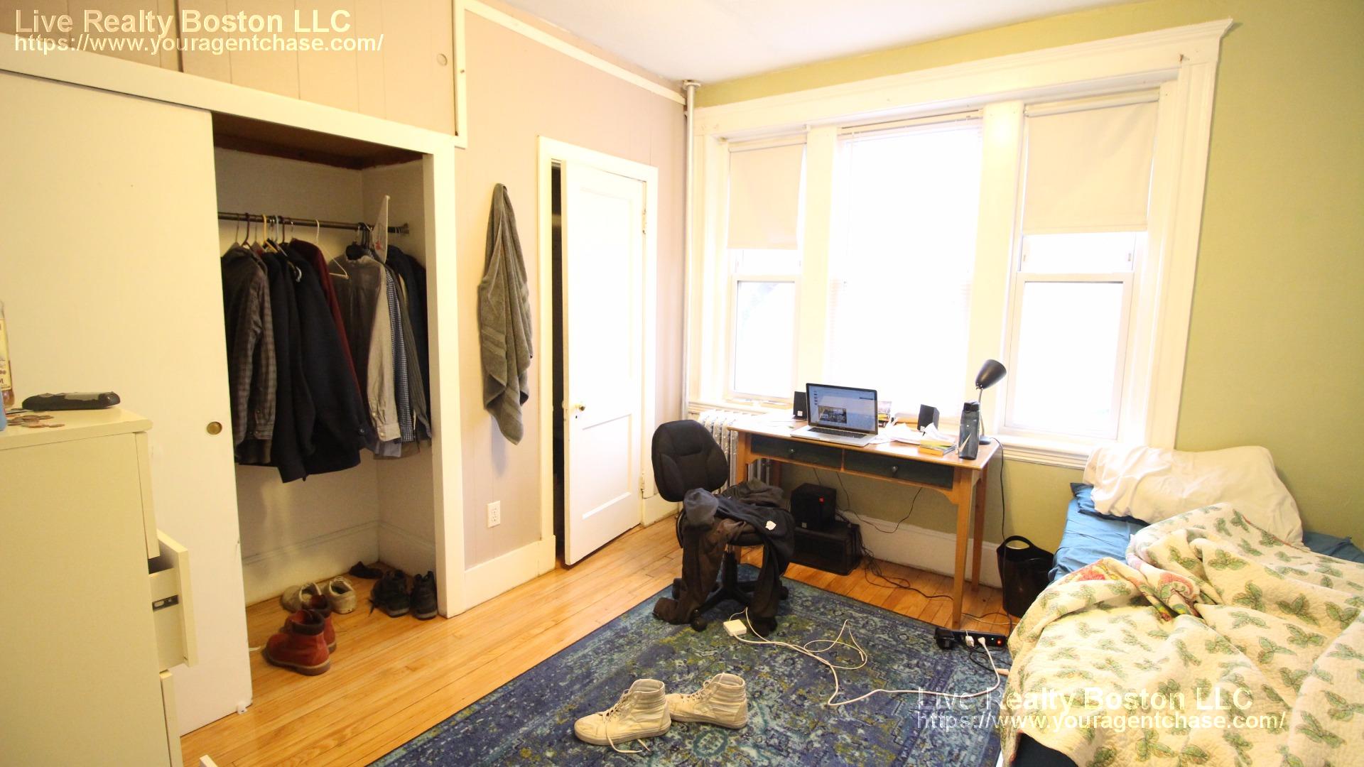 3 bed, 1 bath apartment for rent at 1377 A Commonwealth Ave Unit 2, Allston — photo 13 of 17