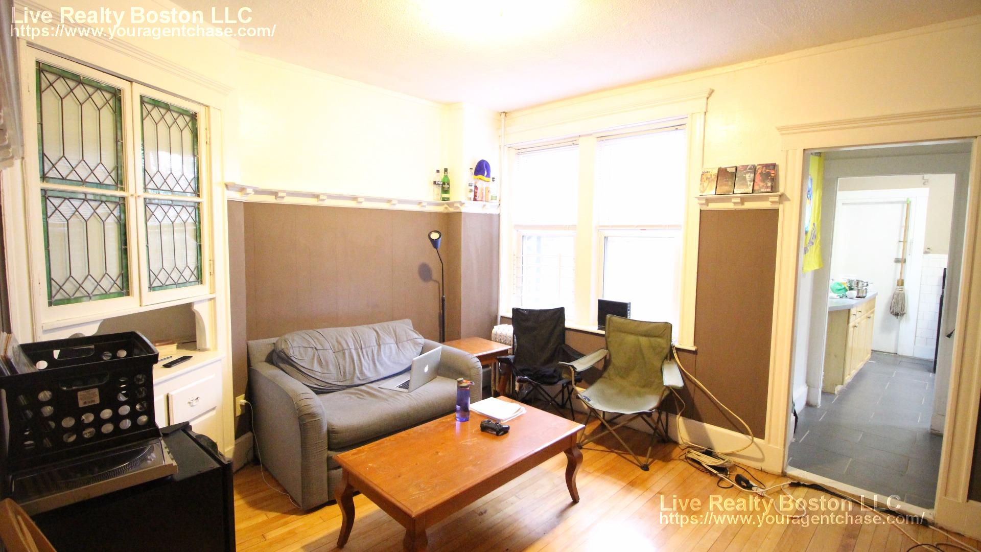 3 bed, 1 bath apartment for rent at 1377 A Commonwealth Ave Unit 2, Allston — photo 15 of 17