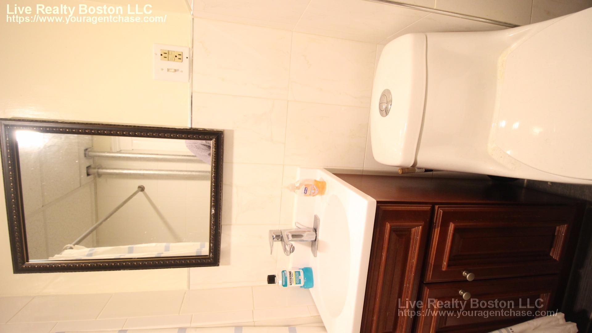 3 bed, 1 bath apartment for rent at 1377A Commonwealth Ave Unit 1, Allston — photo 4 of 17