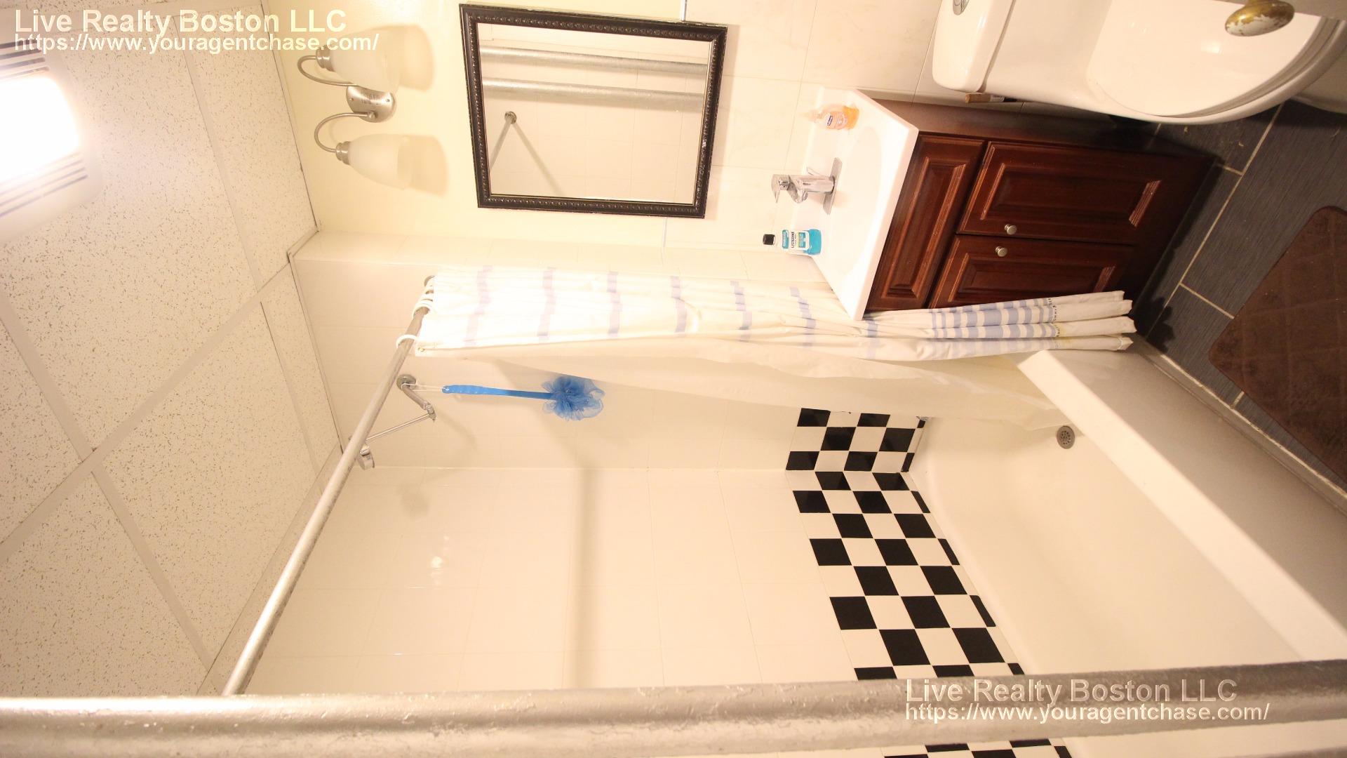3 bed, 1 bath apartment for rent at 1377A Commonwealth Ave Unit 1, Allston — photo 9 of 17