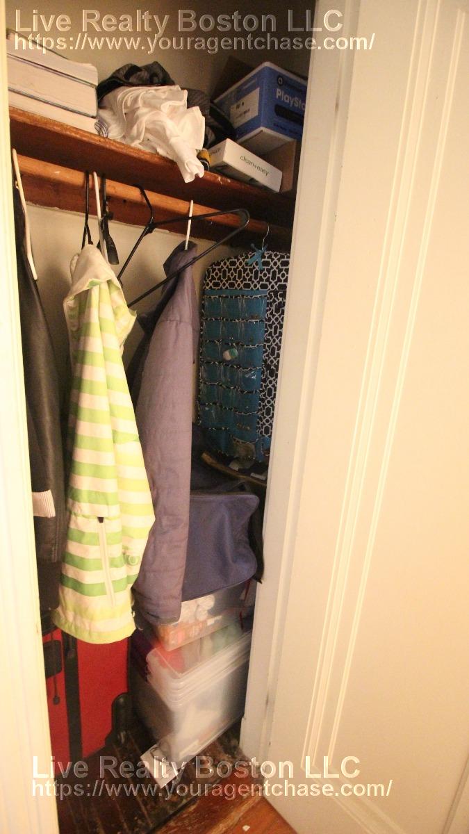 1687 Commonwealth Ave, Brighton