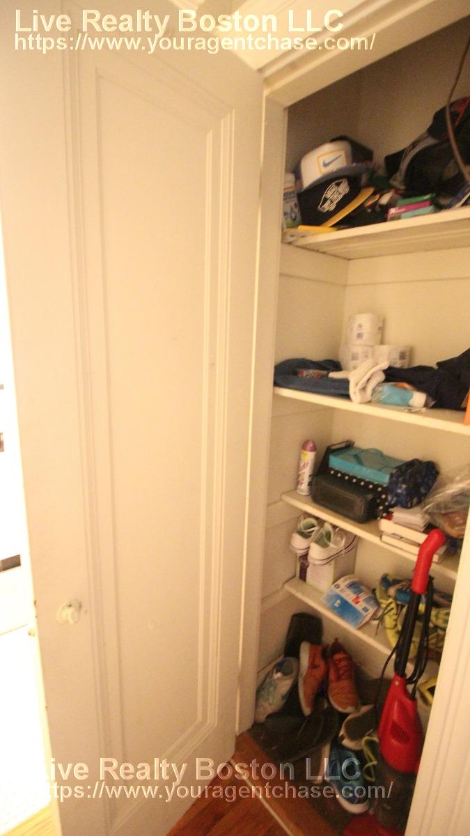 1687 Commonwealth Ave, Brighton