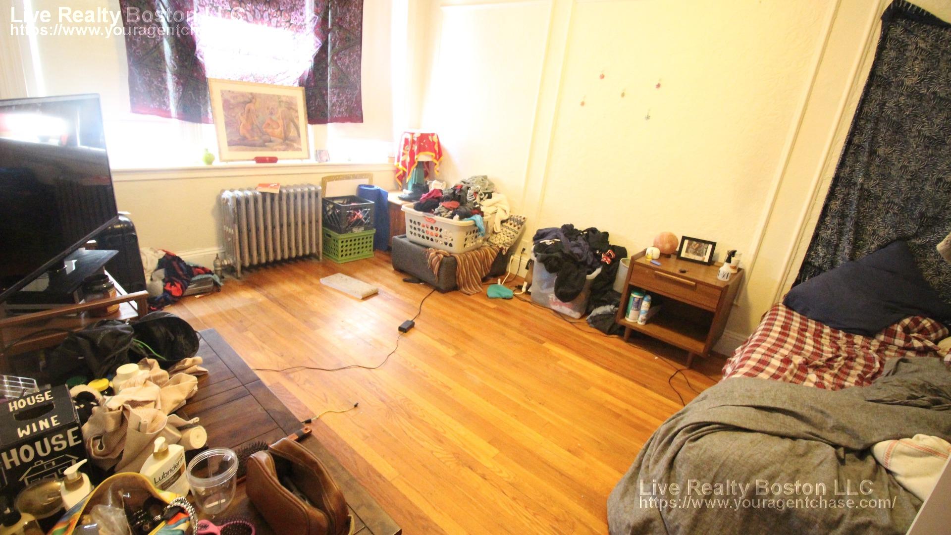 1687 Commonwealth Ave, Brighton