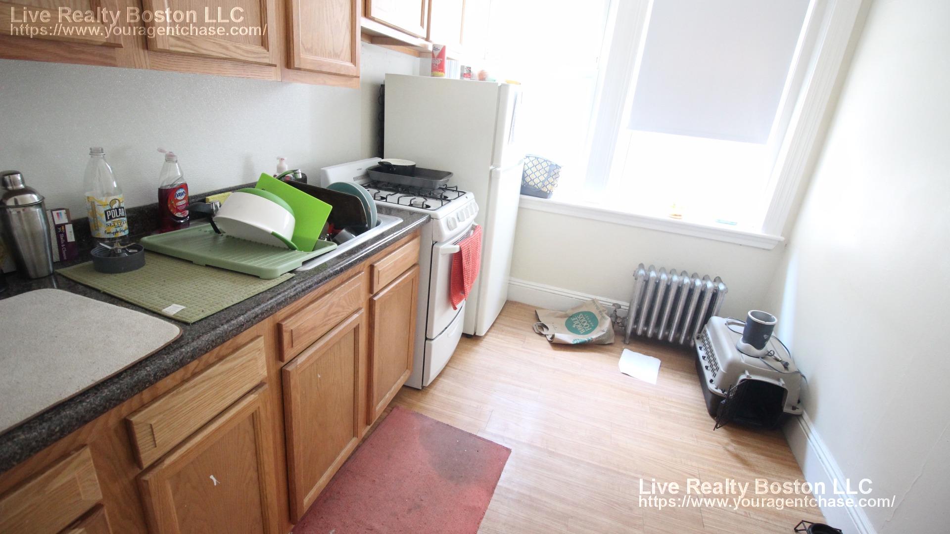 1687 Commonwealth Ave, Brighton