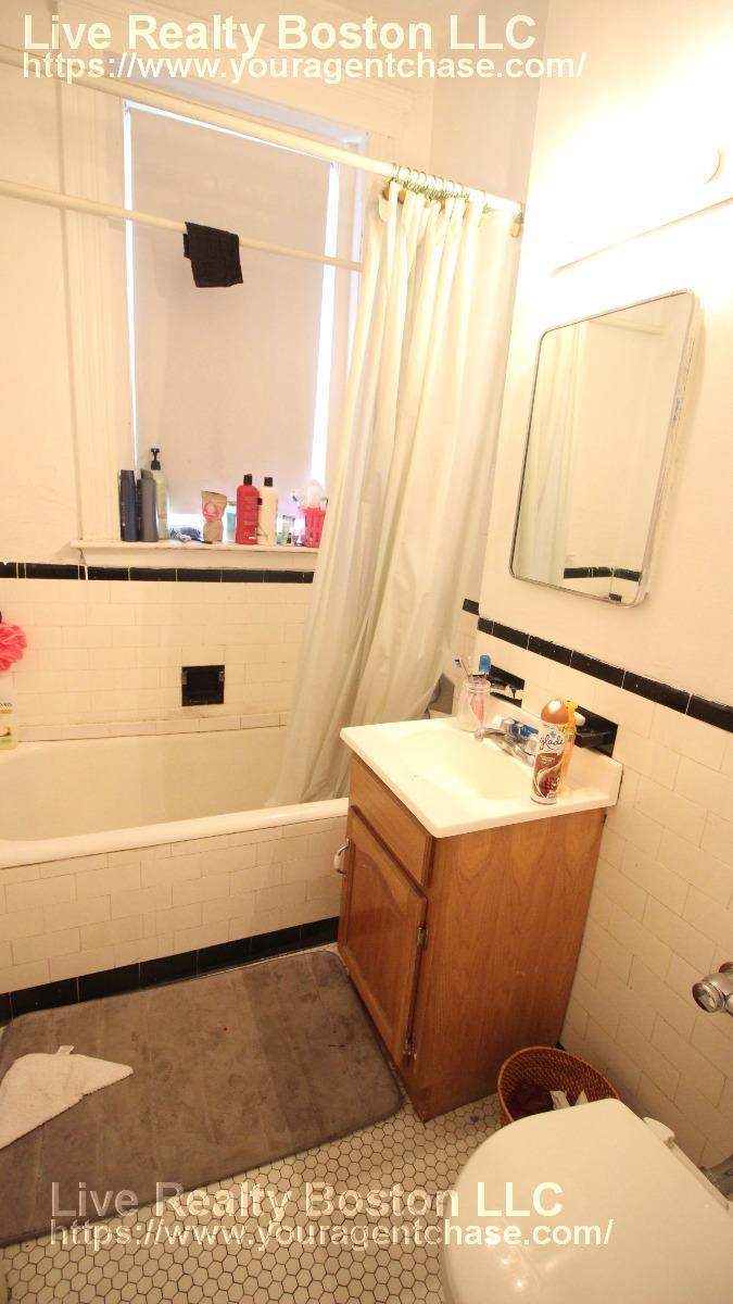 1687 Commonwealth Ave, Brighton