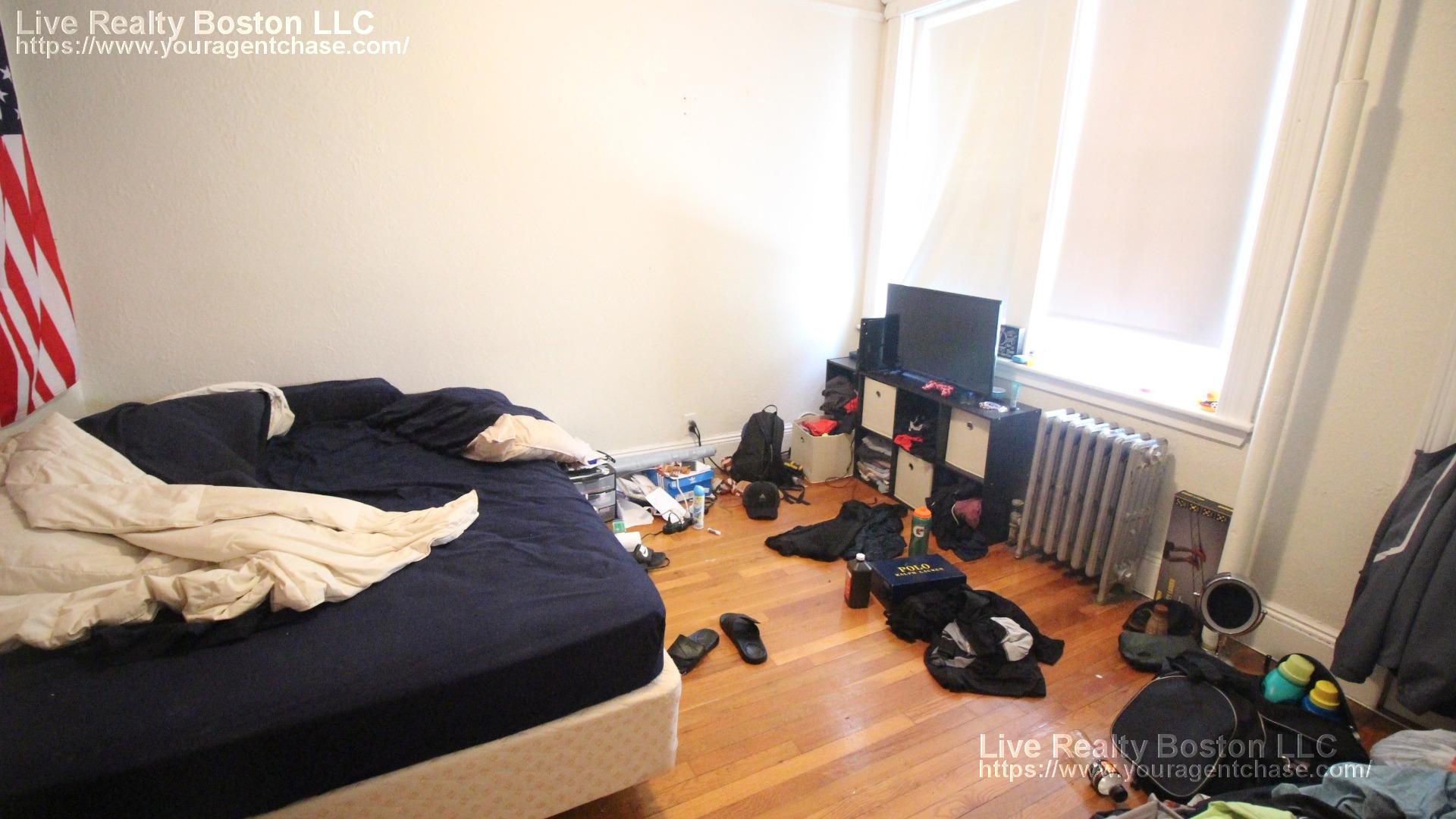 1687 Commonwealth Ave, Brighton