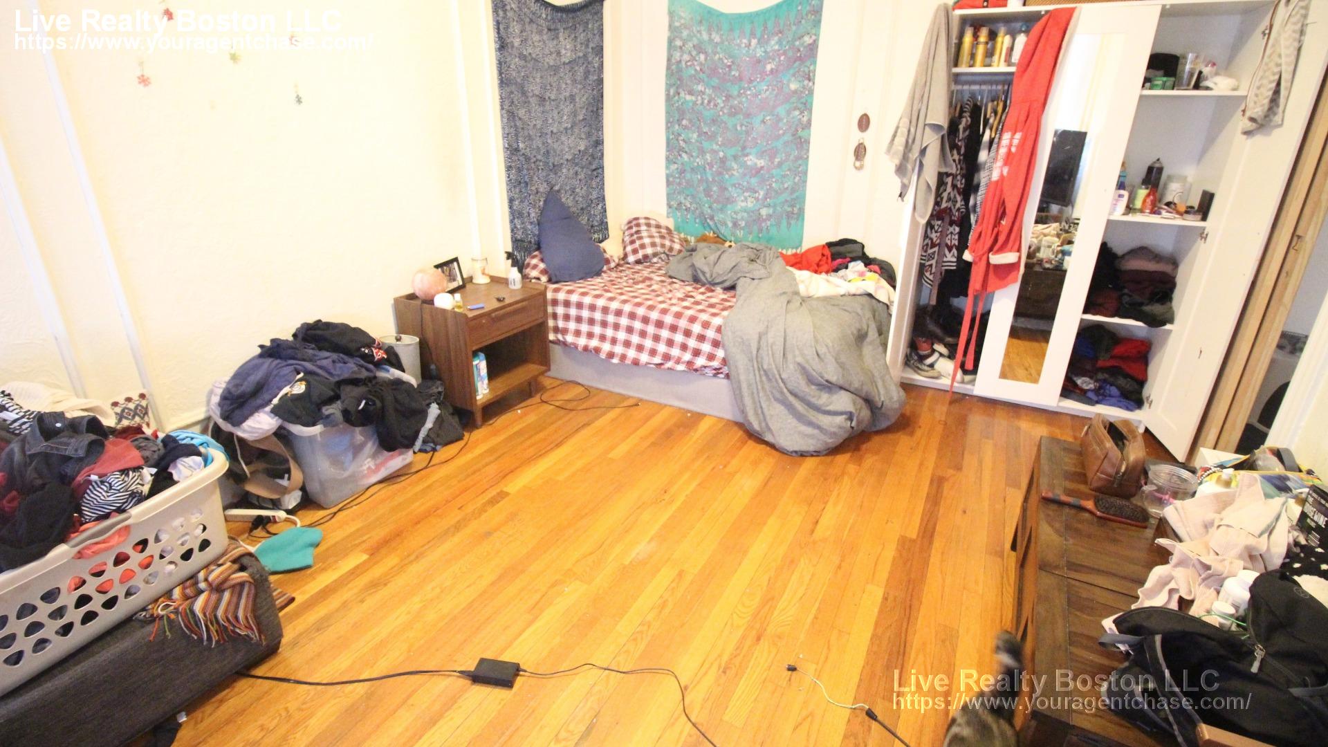 1687 Commonwealth Ave, Brighton