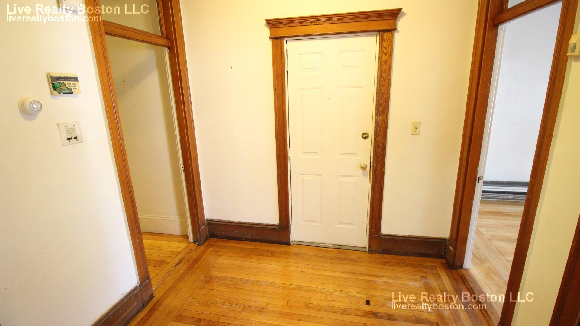 1426 Commonwealth Ave, Brighton