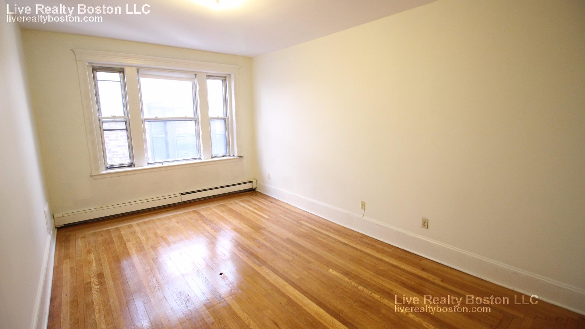 1426 Commonwealth Ave, Brighton