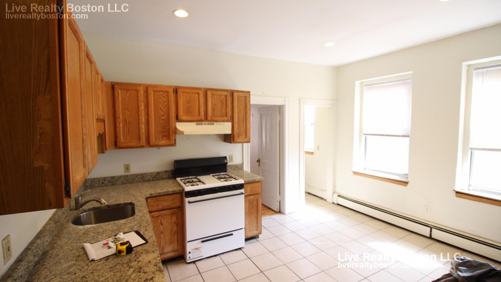 1426 Commonwealth Ave, Brighton