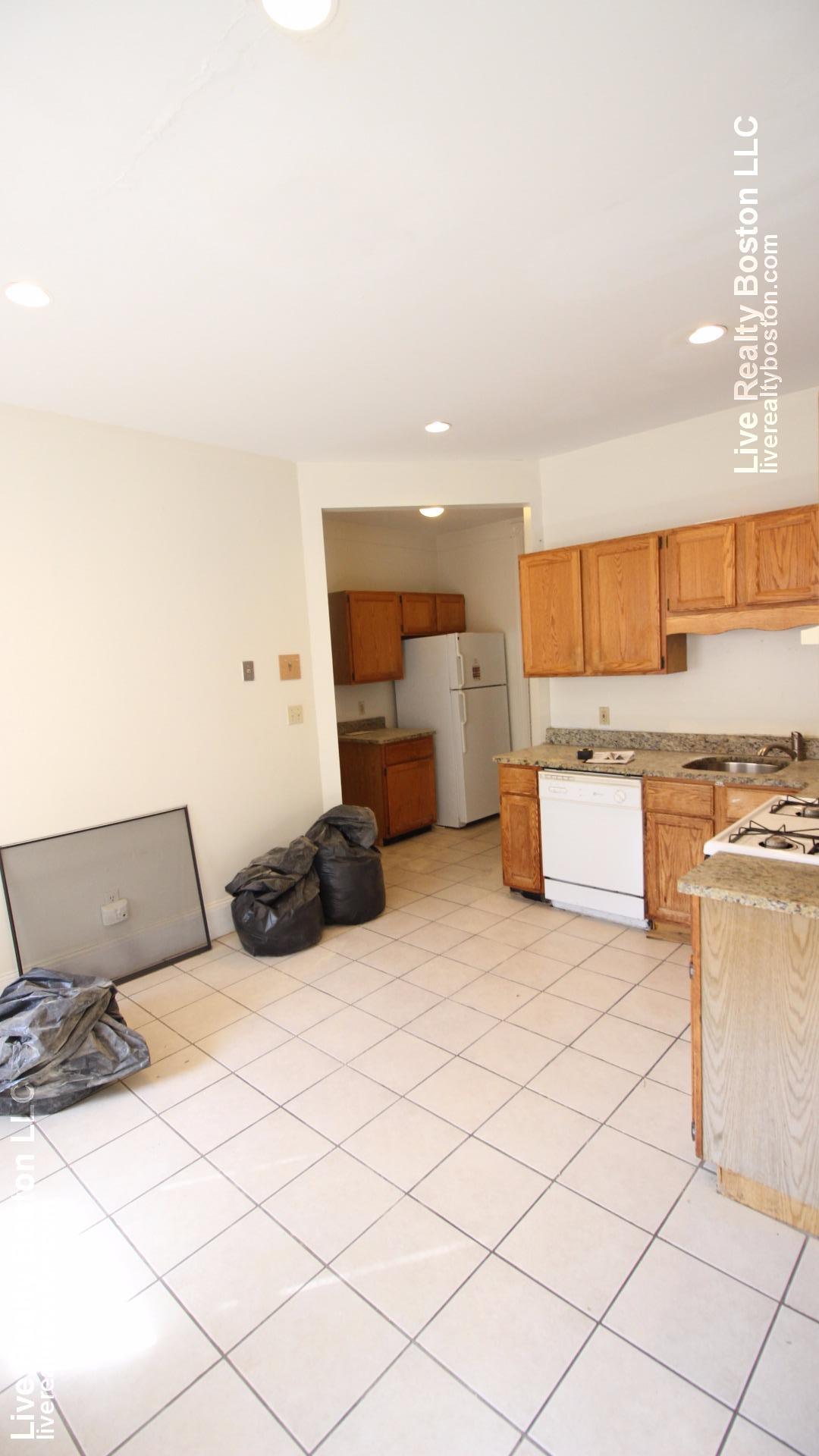 1426 Commonwealth Ave, Brighton