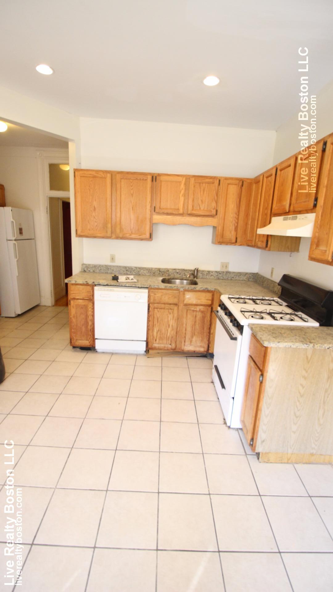 1426 Commonwealth Ave, Brighton