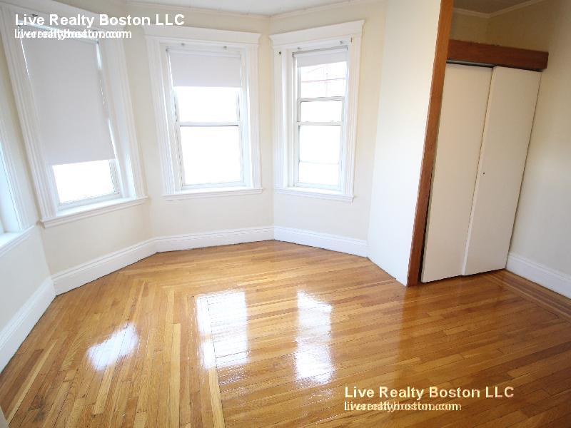 1 bed, 1 bath apartment for rent at 126 Warren St Unit 12A, Brighton — photo 3 of 8