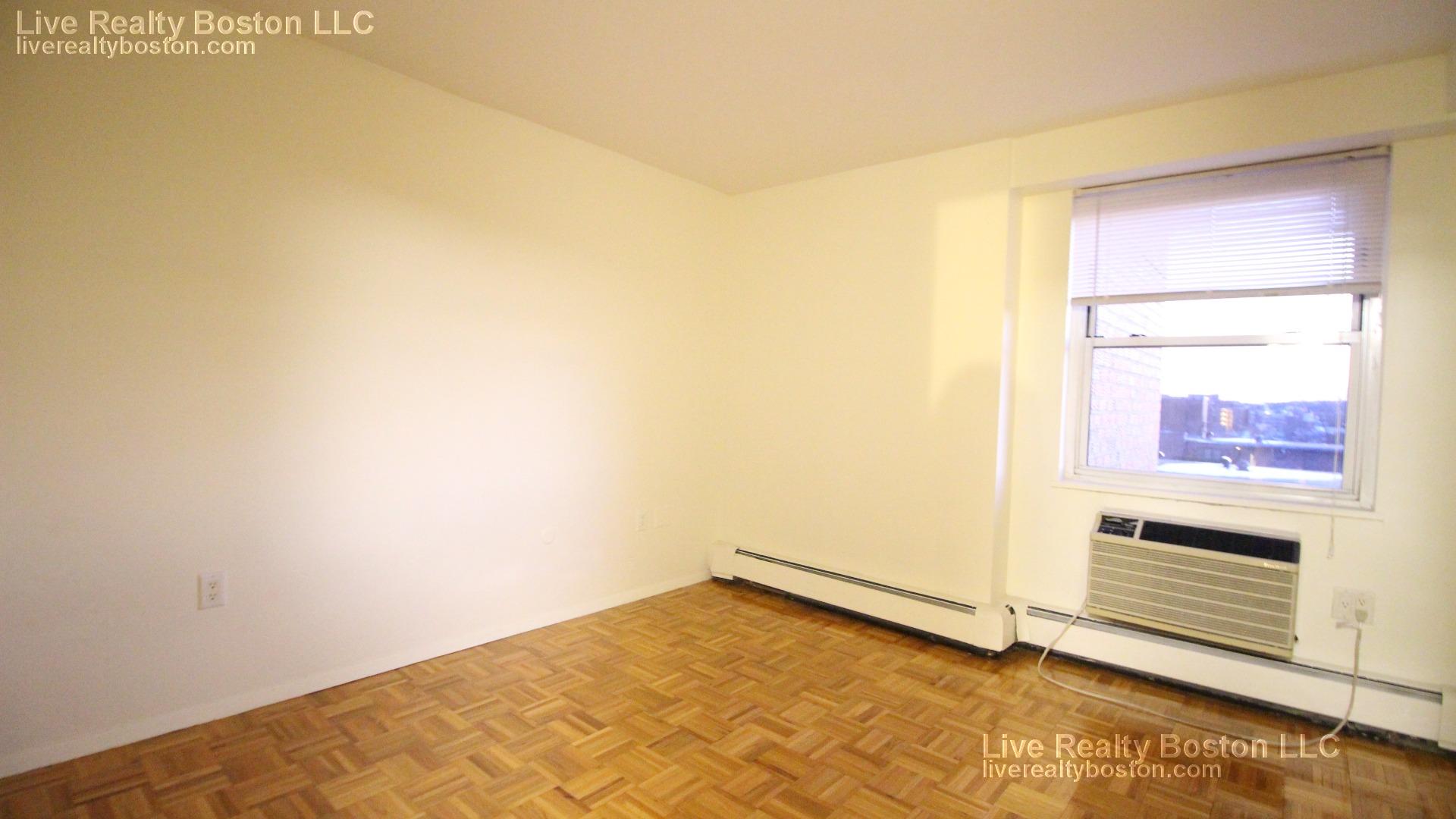 185 Freeman St, Coolidge Corner