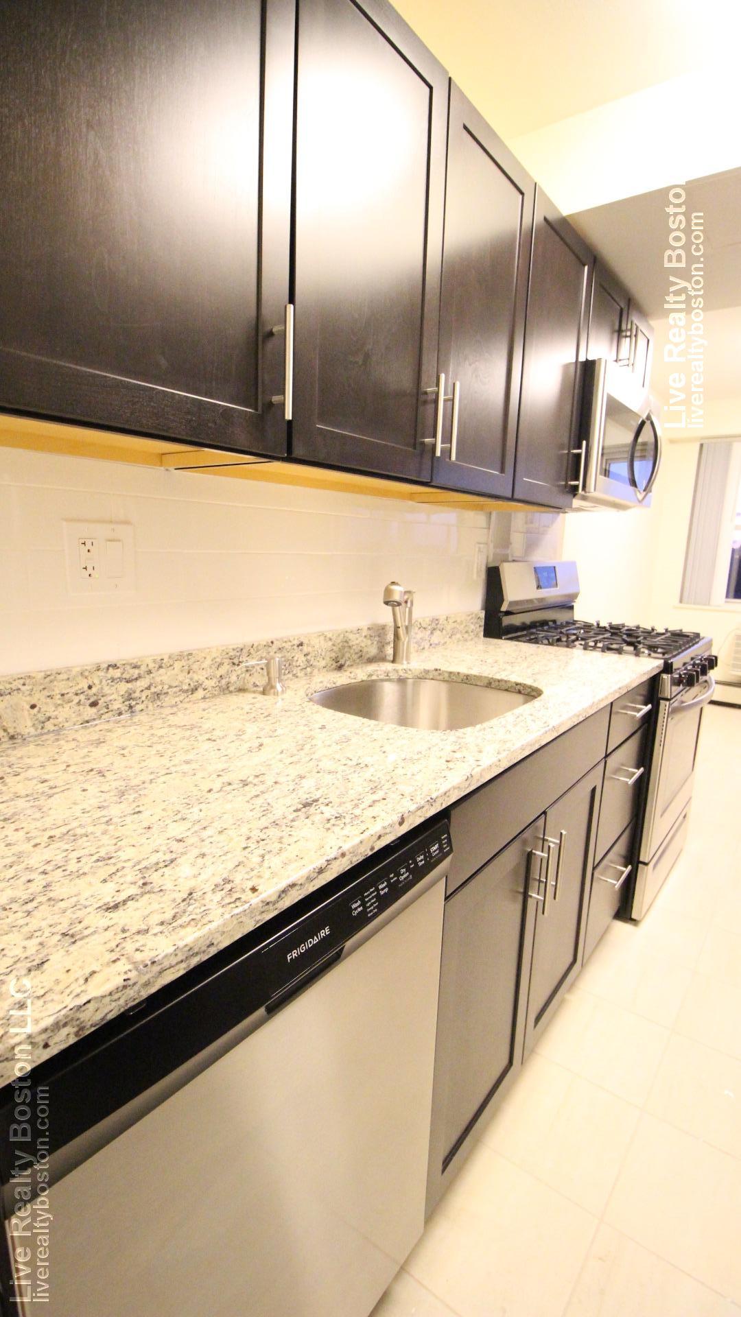 185 Freeman St, Coolidge Corner