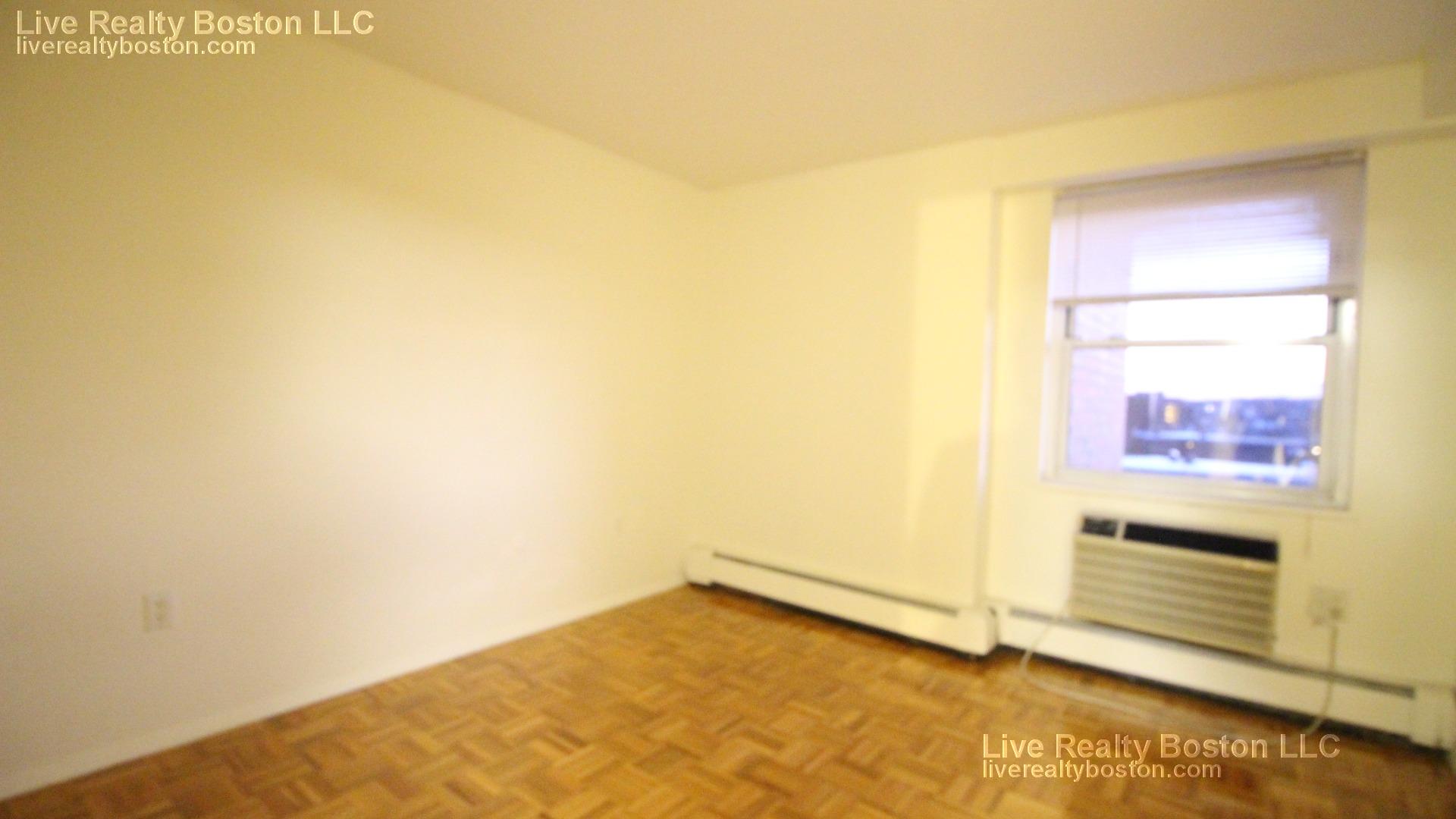 185 Freeman St, Coolidge Corner