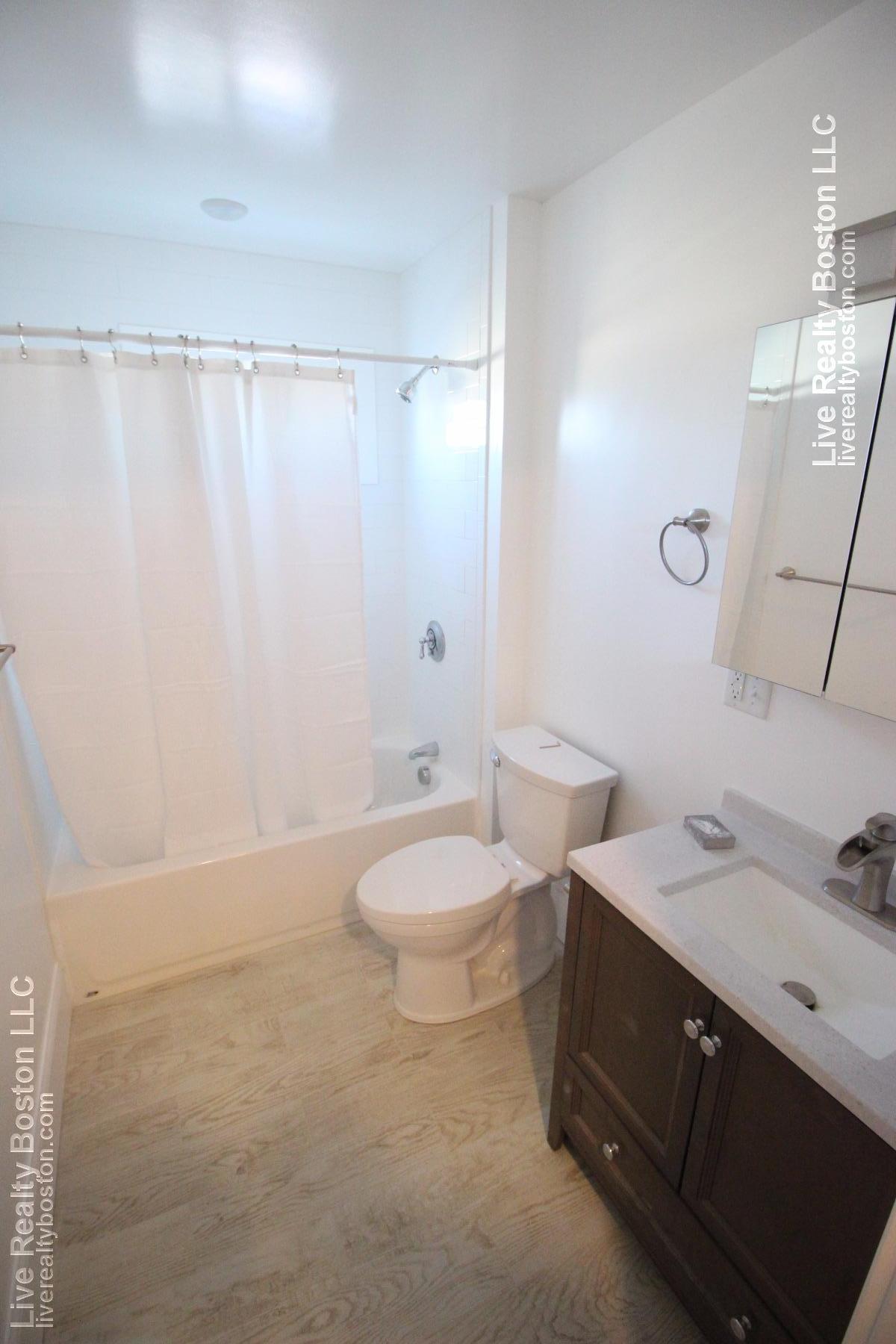 30 Cambridge Ter, Porter Square