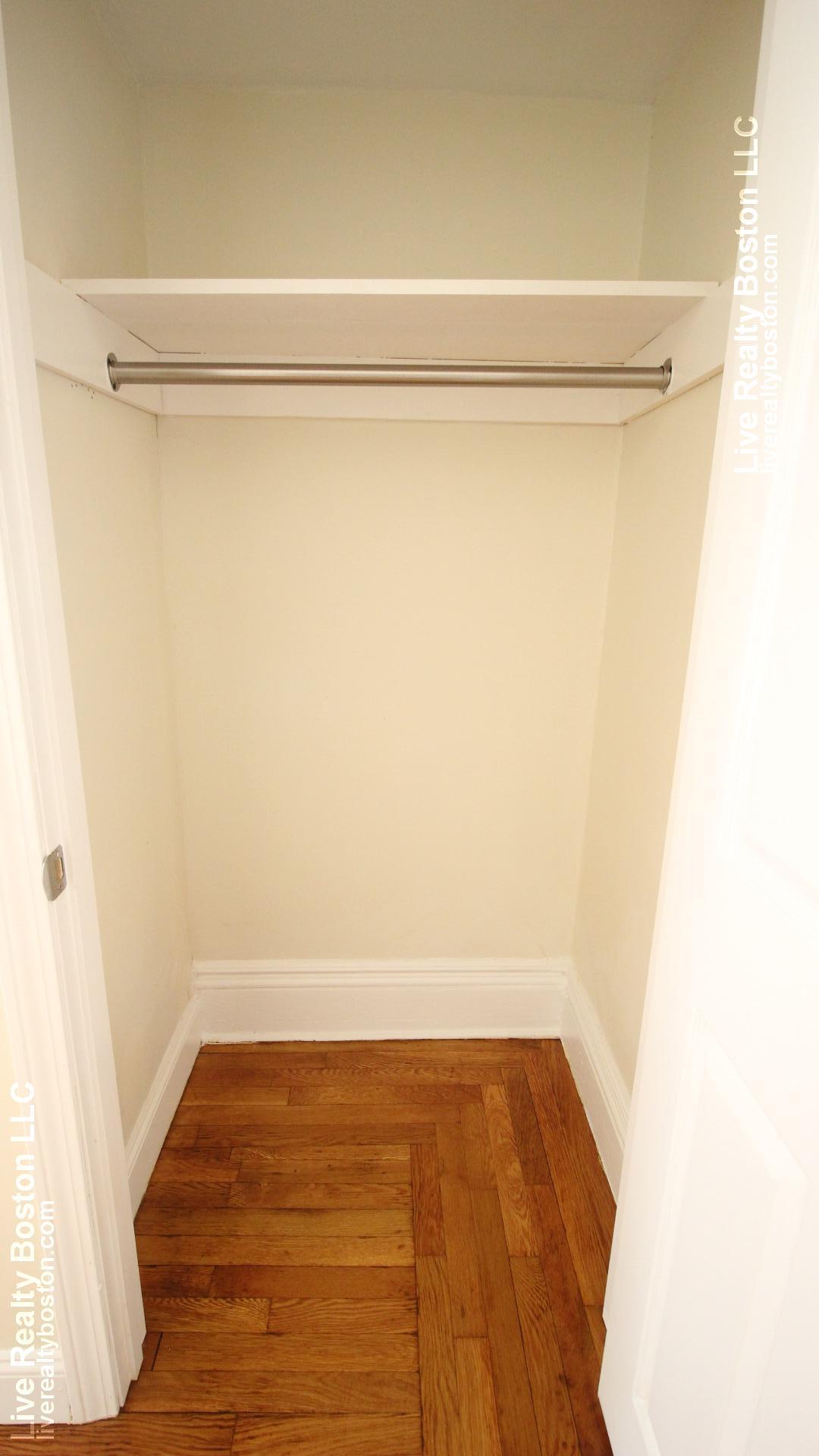 1 bed, 1 bath apartment for rent at 126 Warren St Unit 12A, Brighton — photo 6 of 8