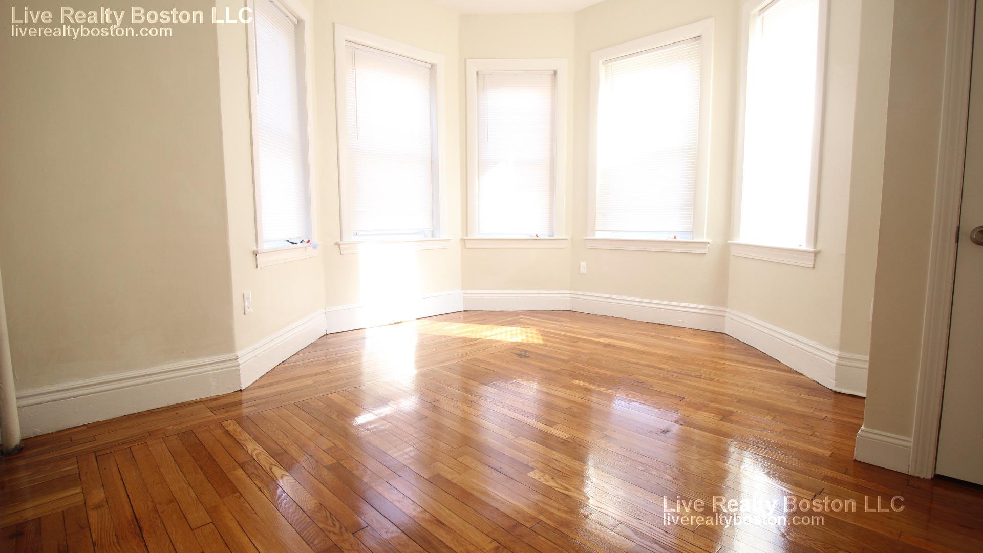 1 bed, 1 bath apartment for rent at 126 Warren St Unit 12A, Brighton — photo 2 of 8