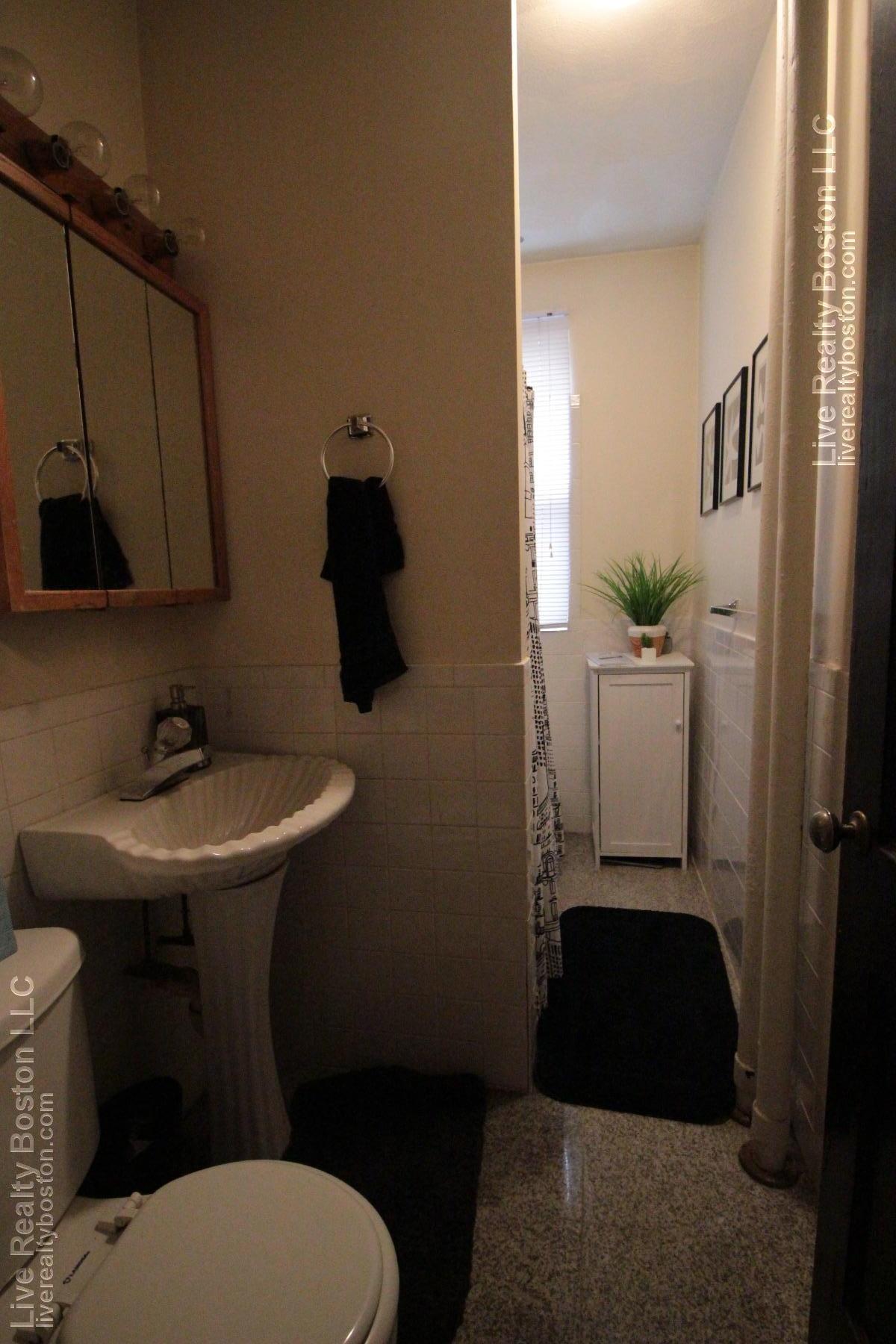 15 Scottfield Rd, Allston