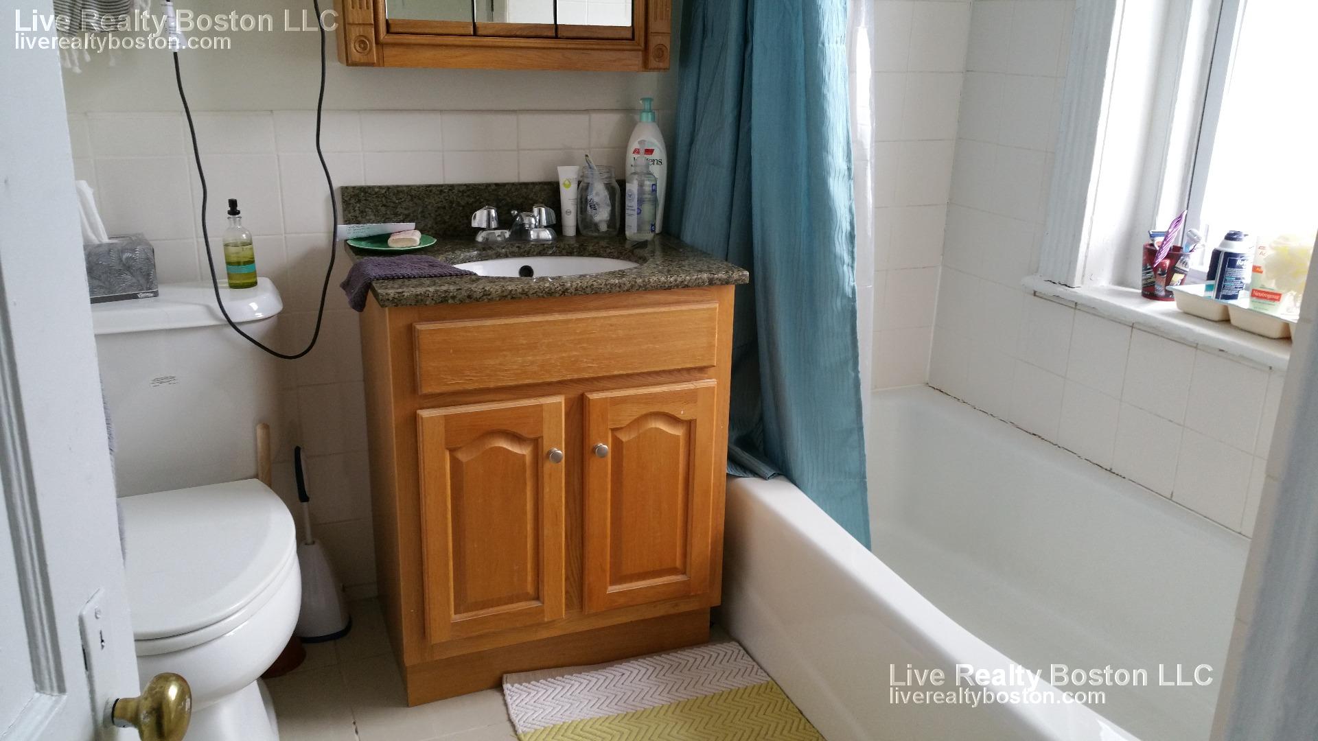1 bed, 1 bath apartment for rent at 171 Hemenway St Unit 12, Fenway — photo 5 of 6