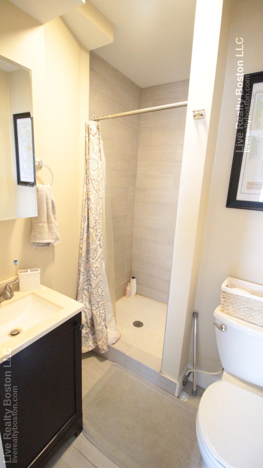 220 Hanover St, North End