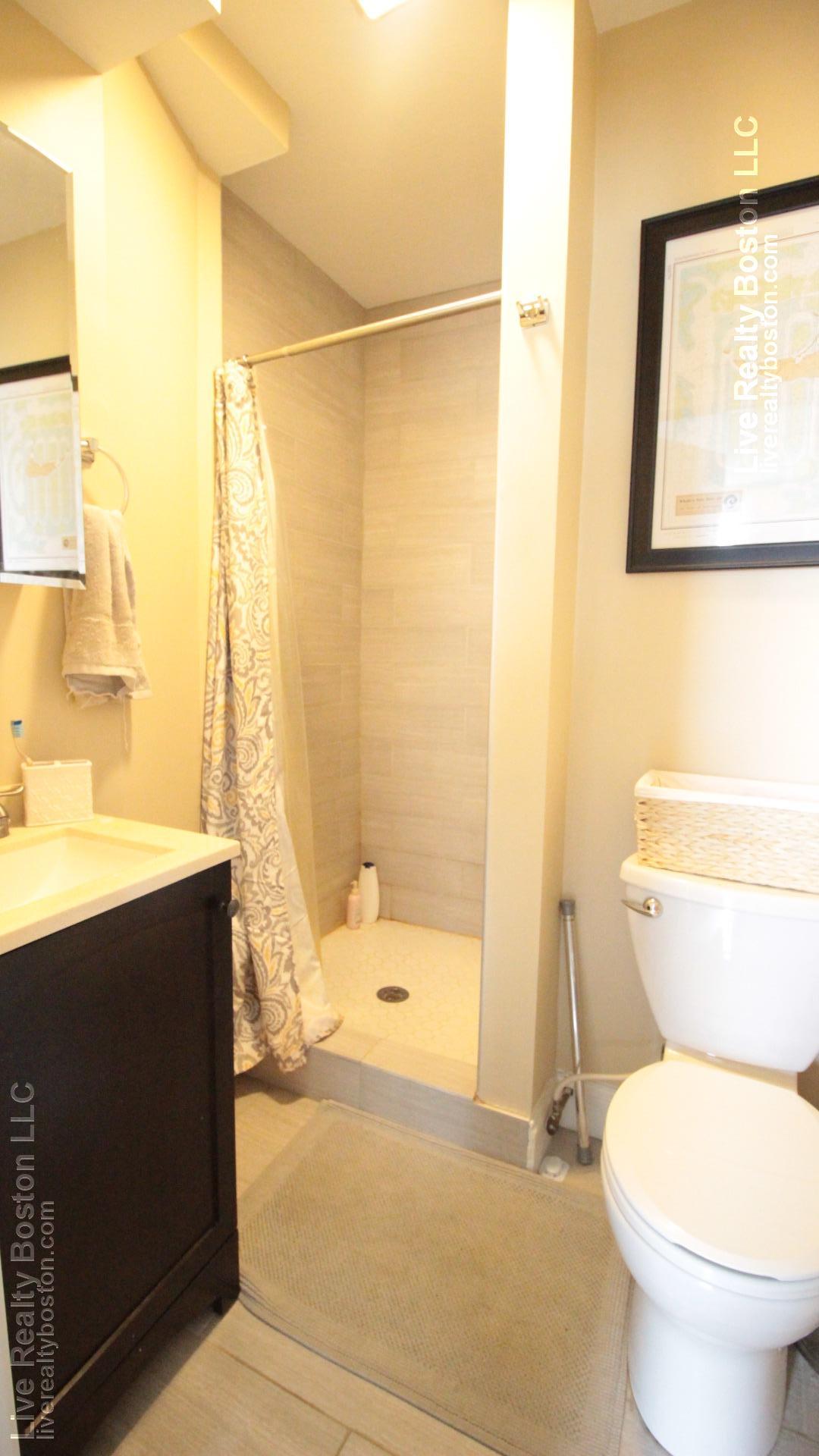 220 Hanover St, North End