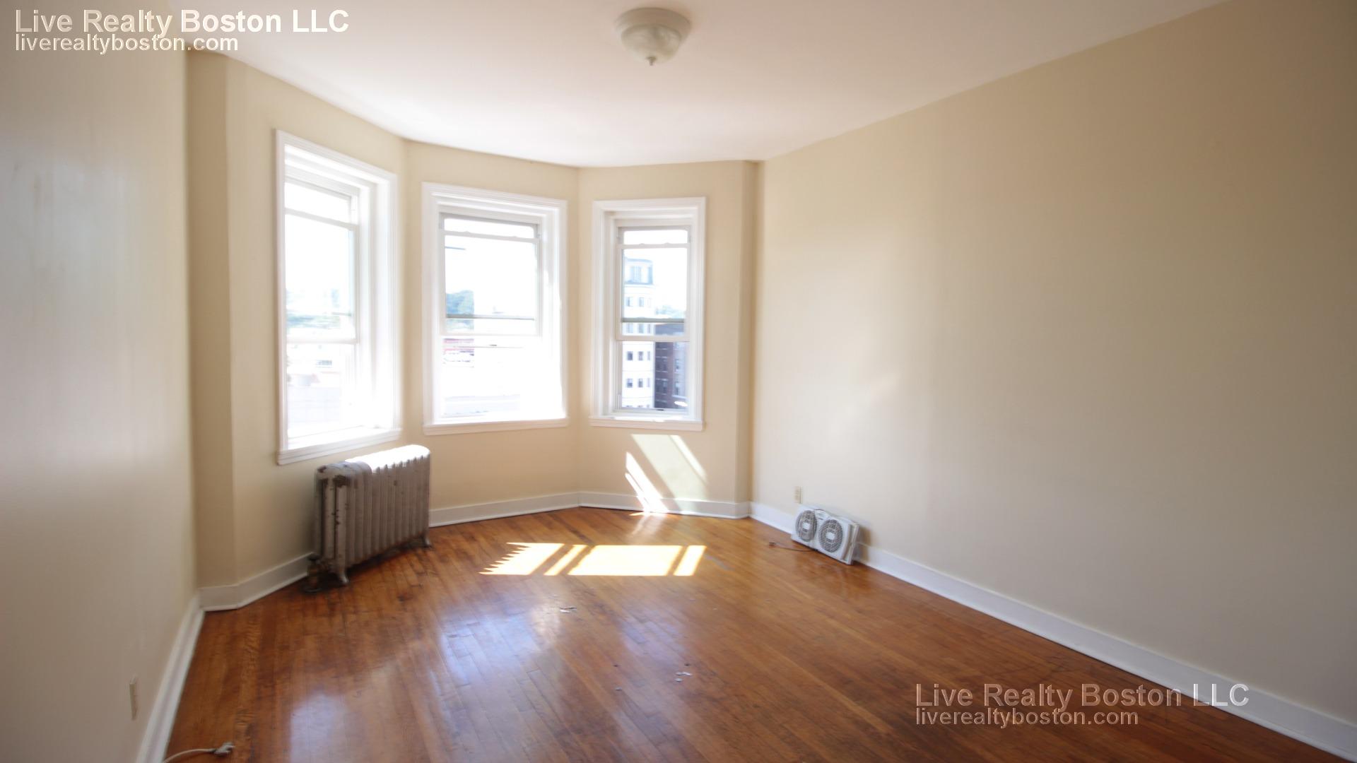 1189 Commonwealth Ave, Allston