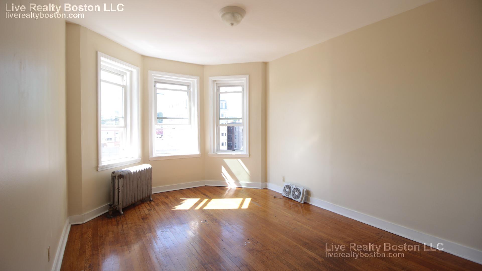 1189 Commonwealth Ave, Allston