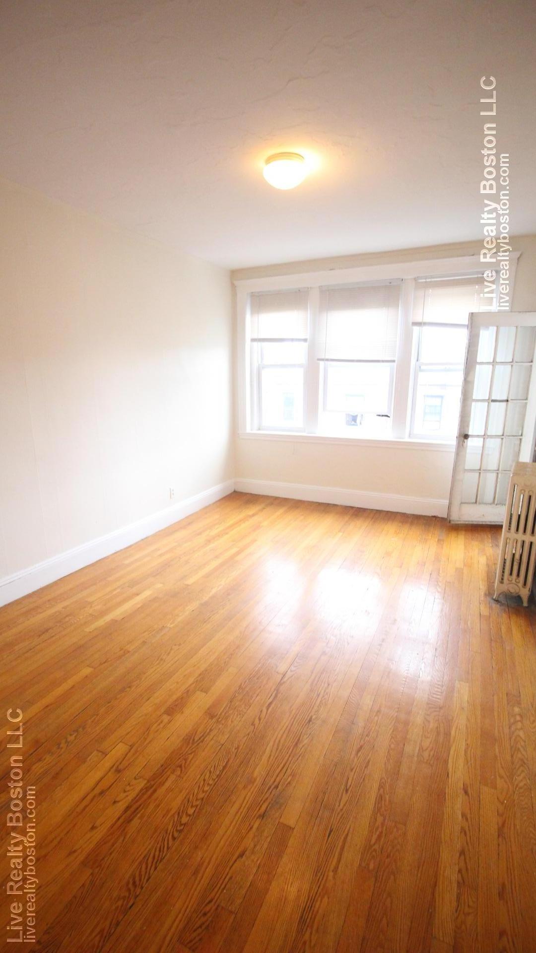 123 Sutherland, Brighton