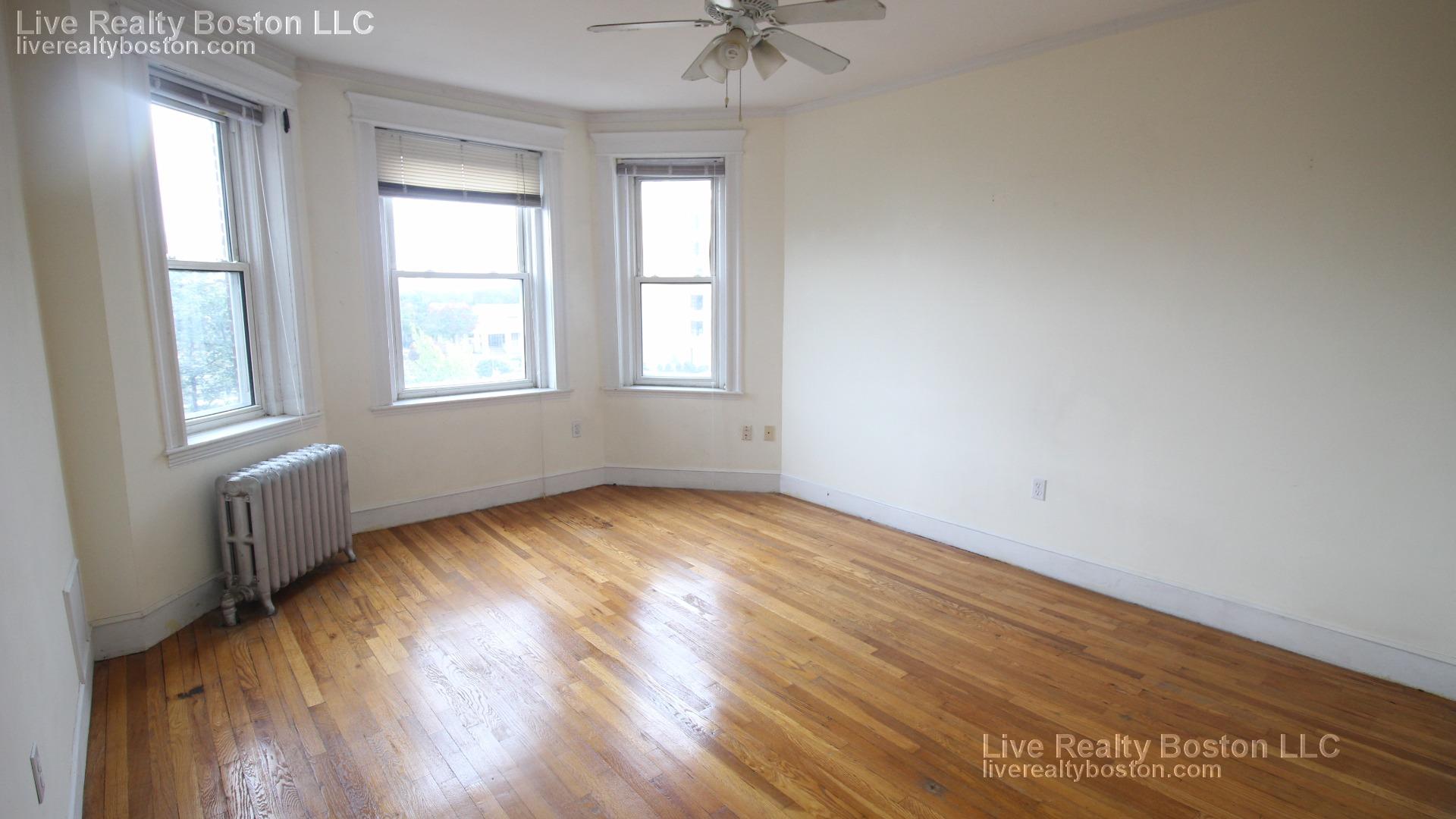 1637 Commonwealth Ave, Brighton