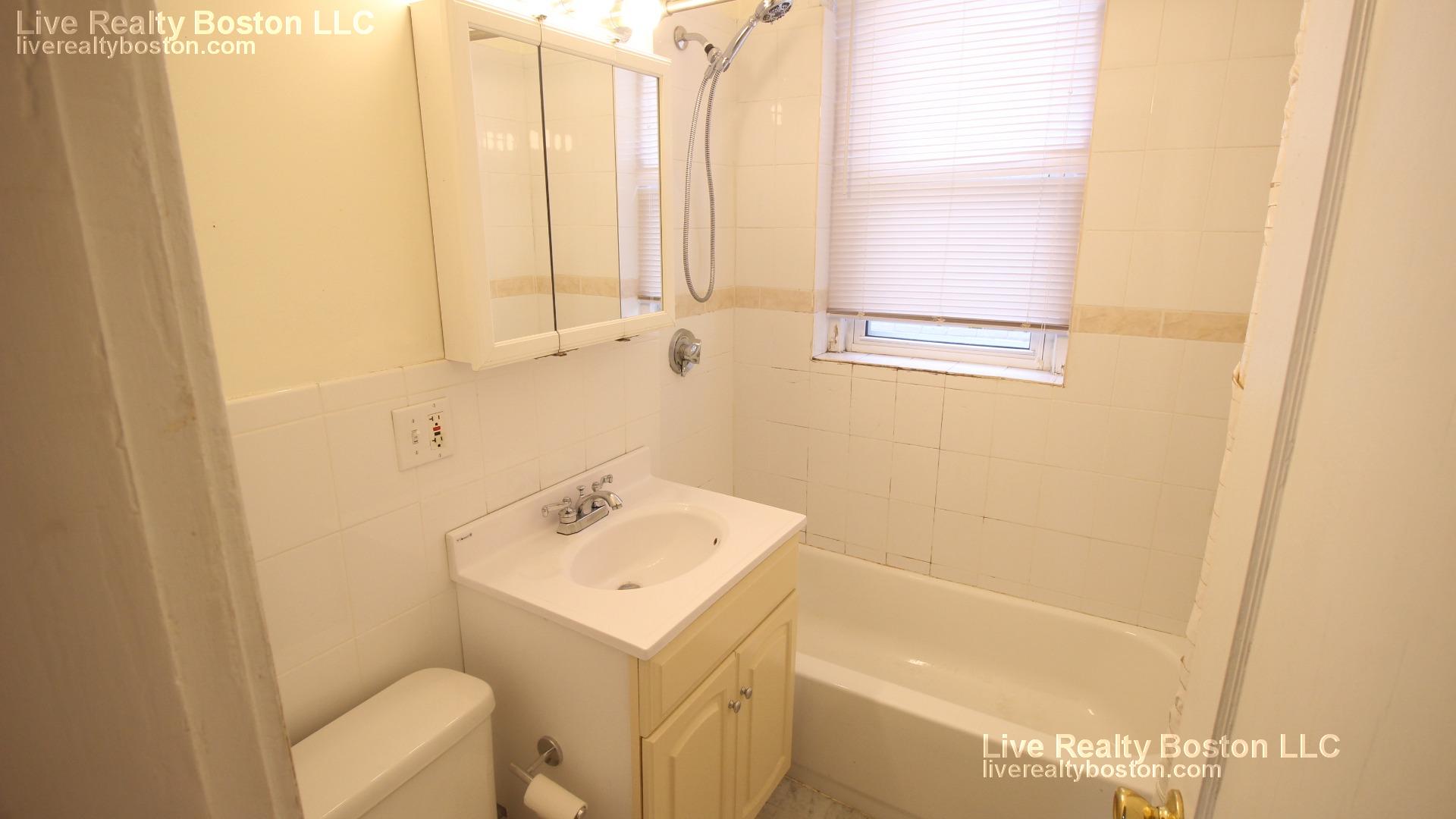 1637 Commonwealth Ave, Brighton