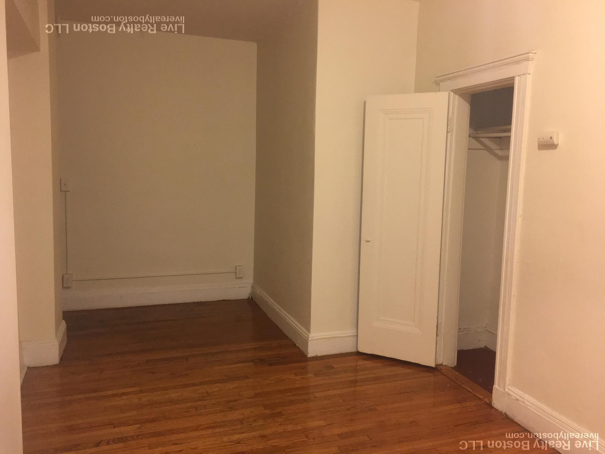 116 Washington St, Brighton