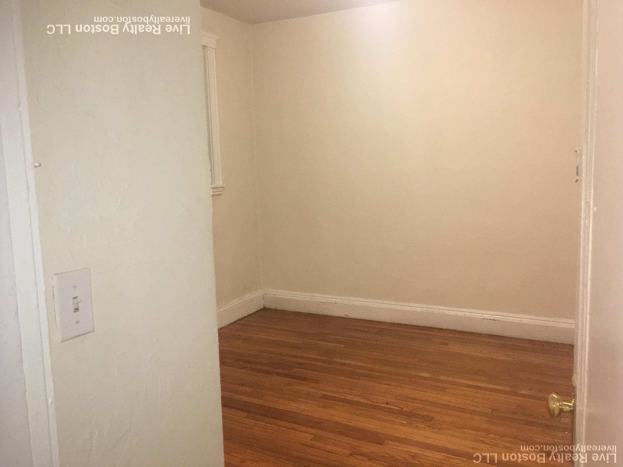 116 Washington St, Brighton