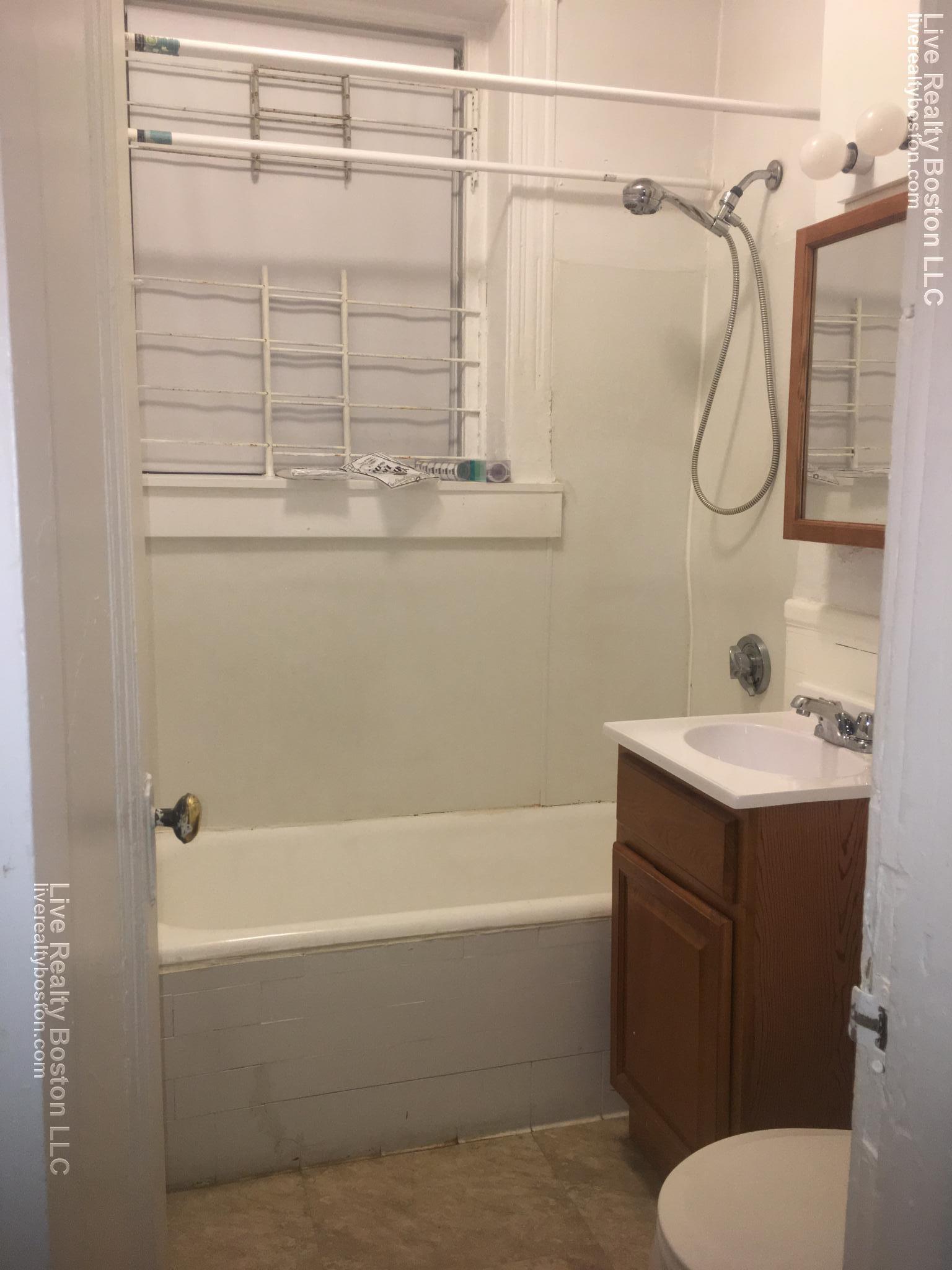 116 Washington St, Brighton