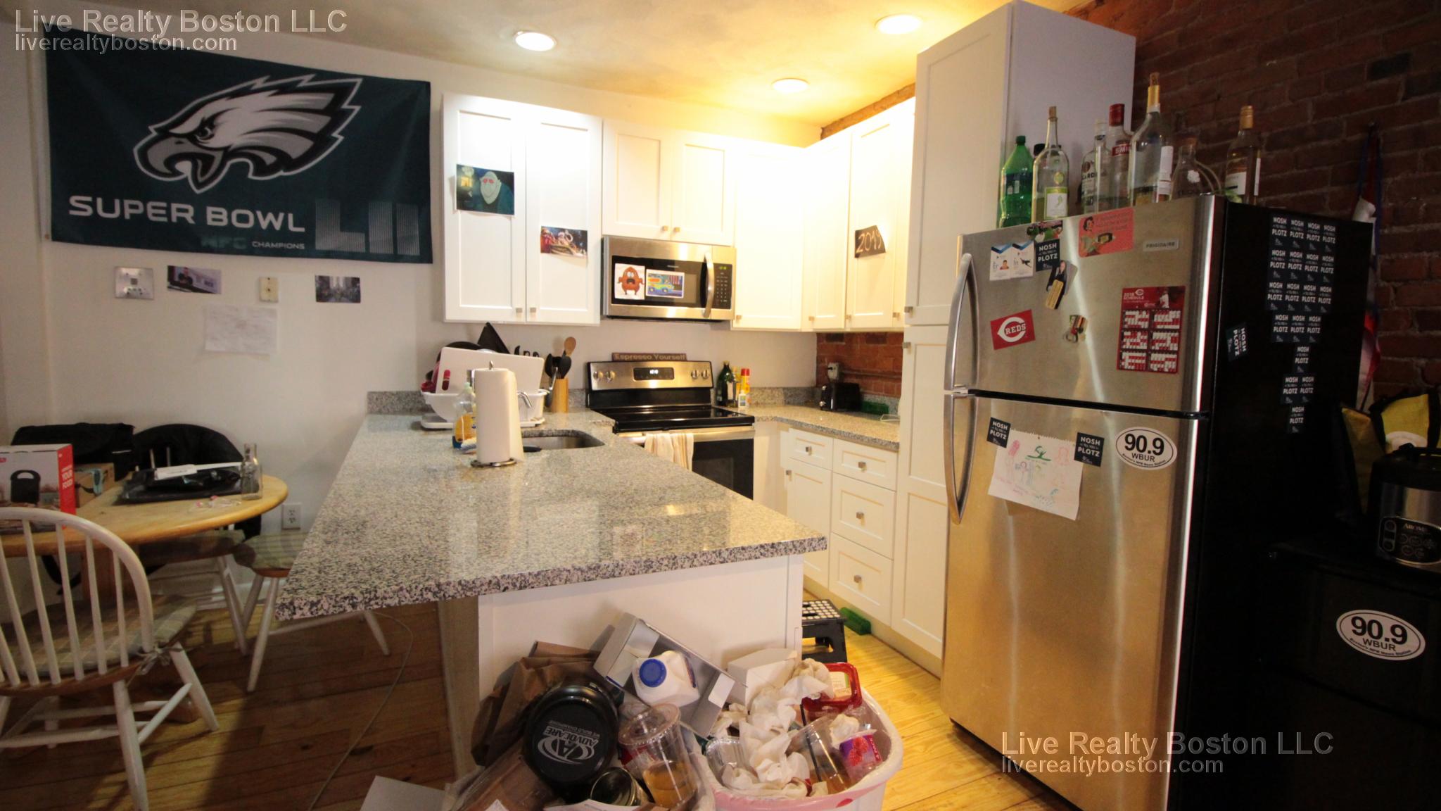 6 bed, 2 bath apartment for rent at 610 Columbus Ave Unit 2, South End — photo 4 of 15