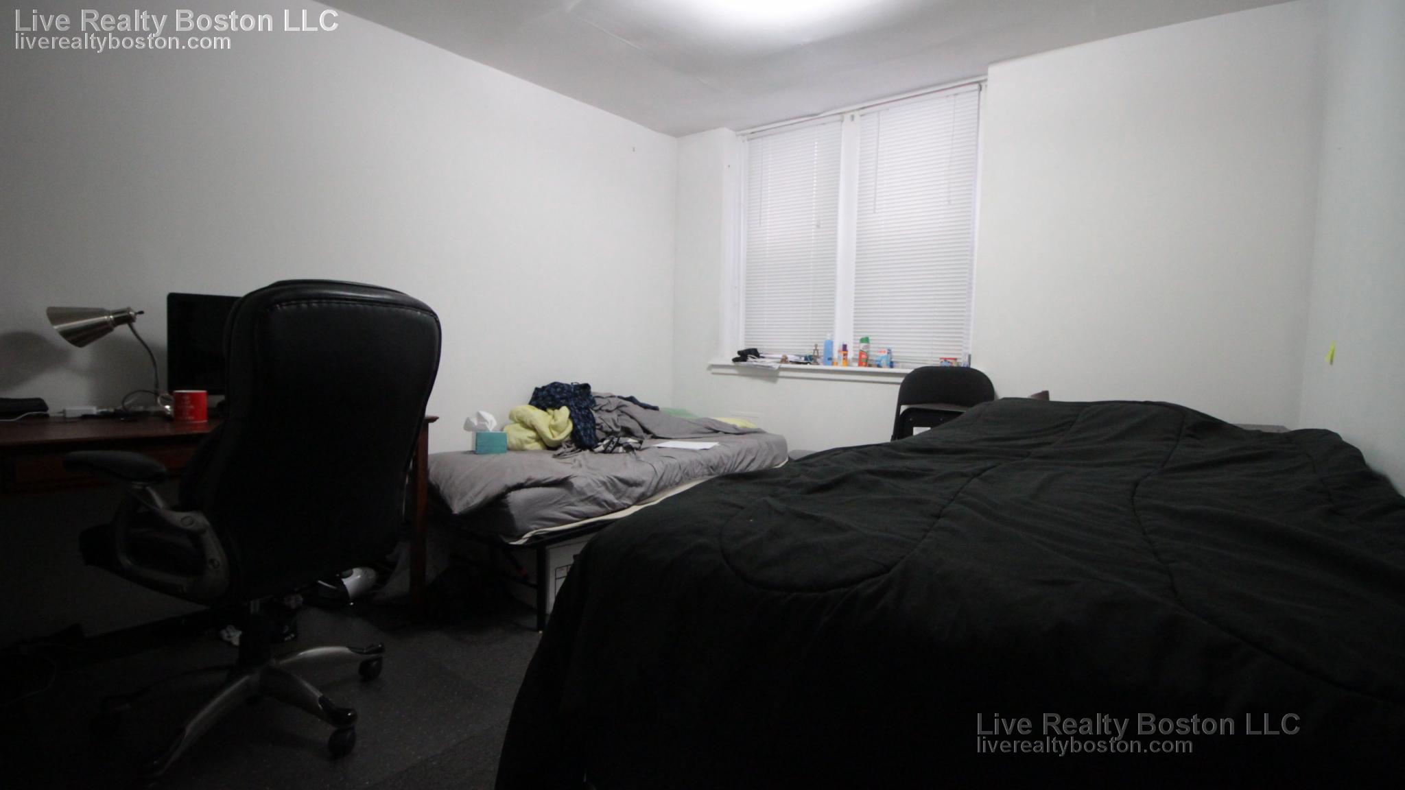 218 Hemenway St, Fenway