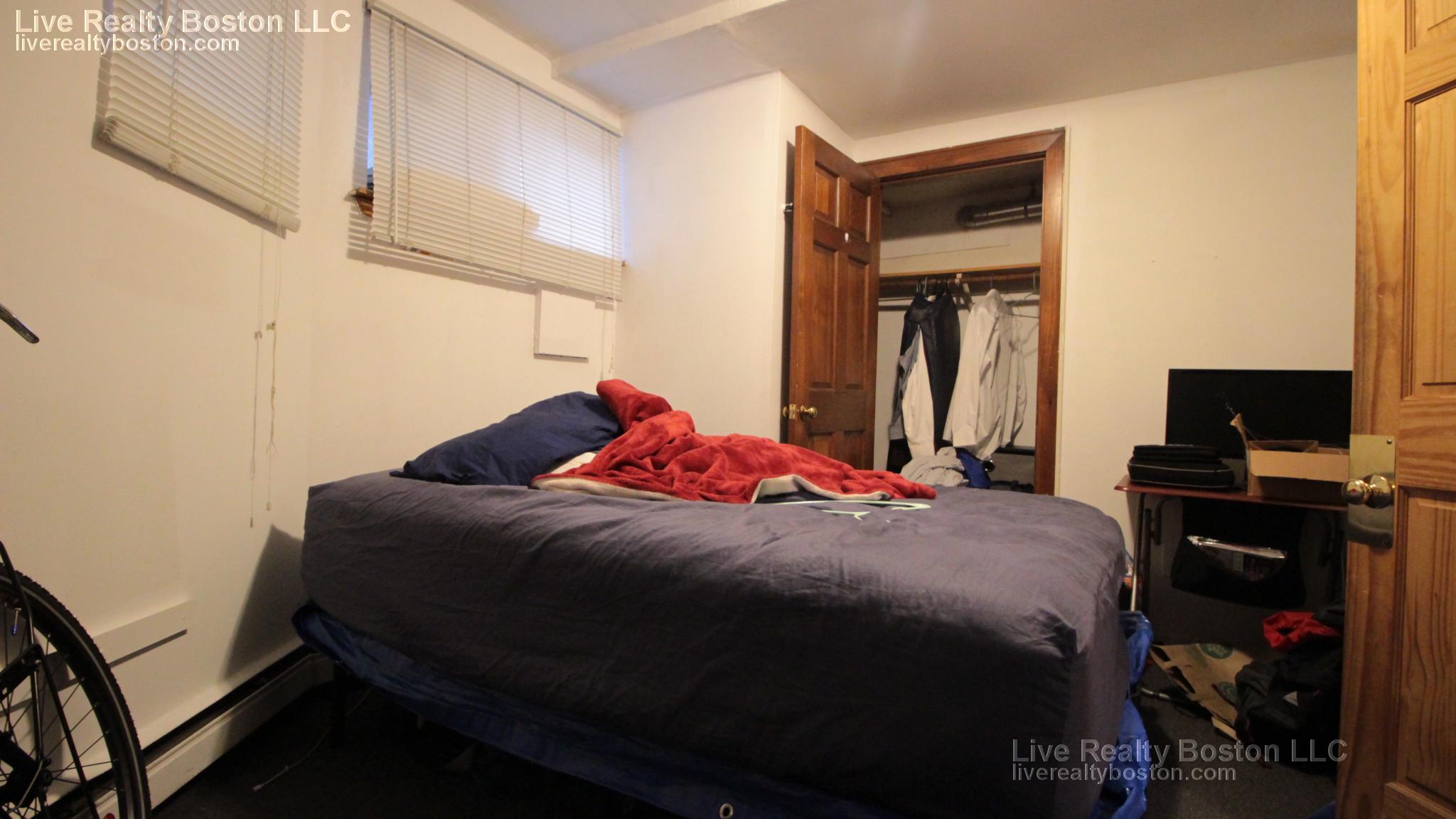 218 Hemenway St, Fenway