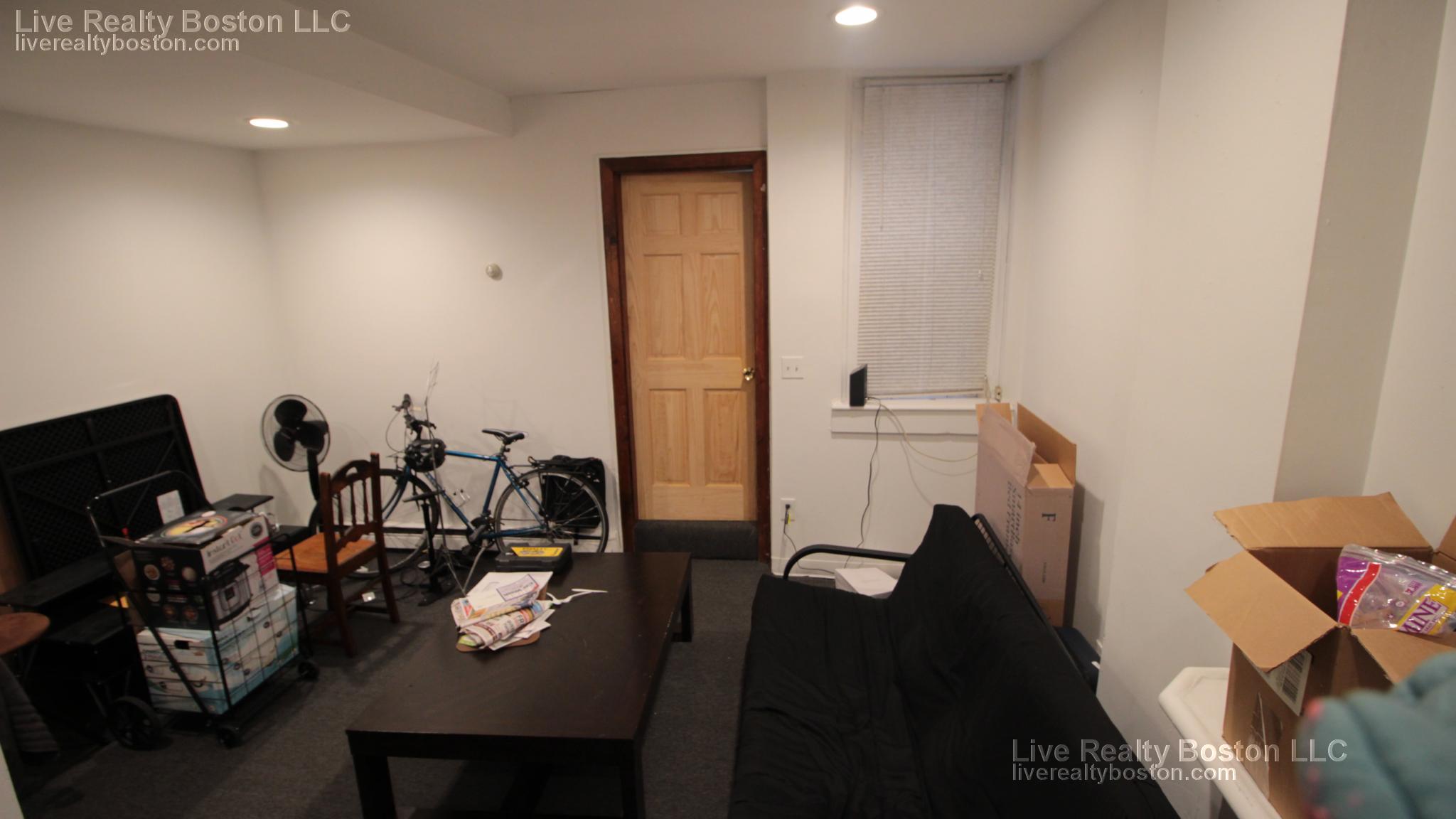 218 Hemenway St, Fenway