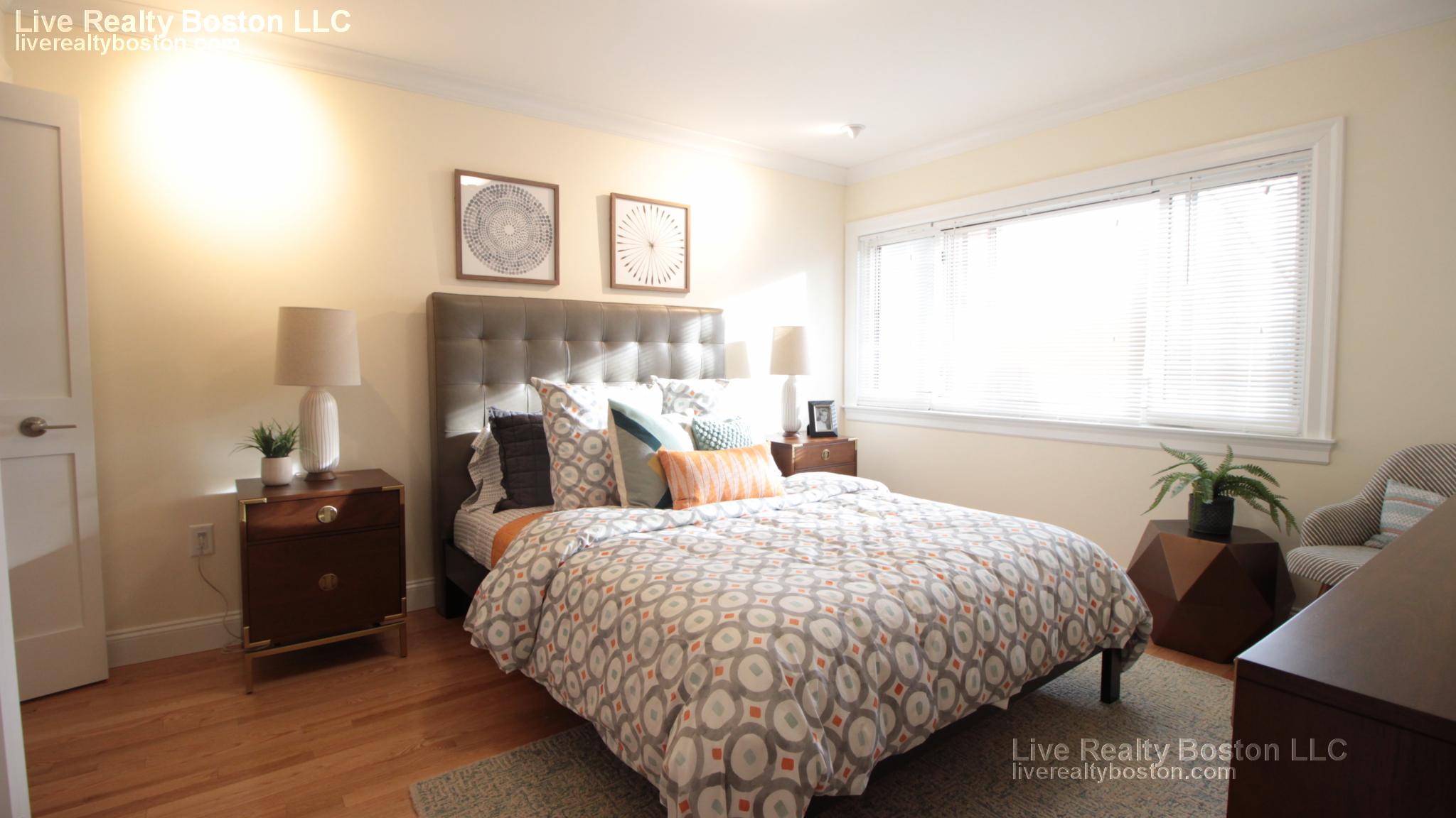 1443 Beacon St, Coolidge Corner