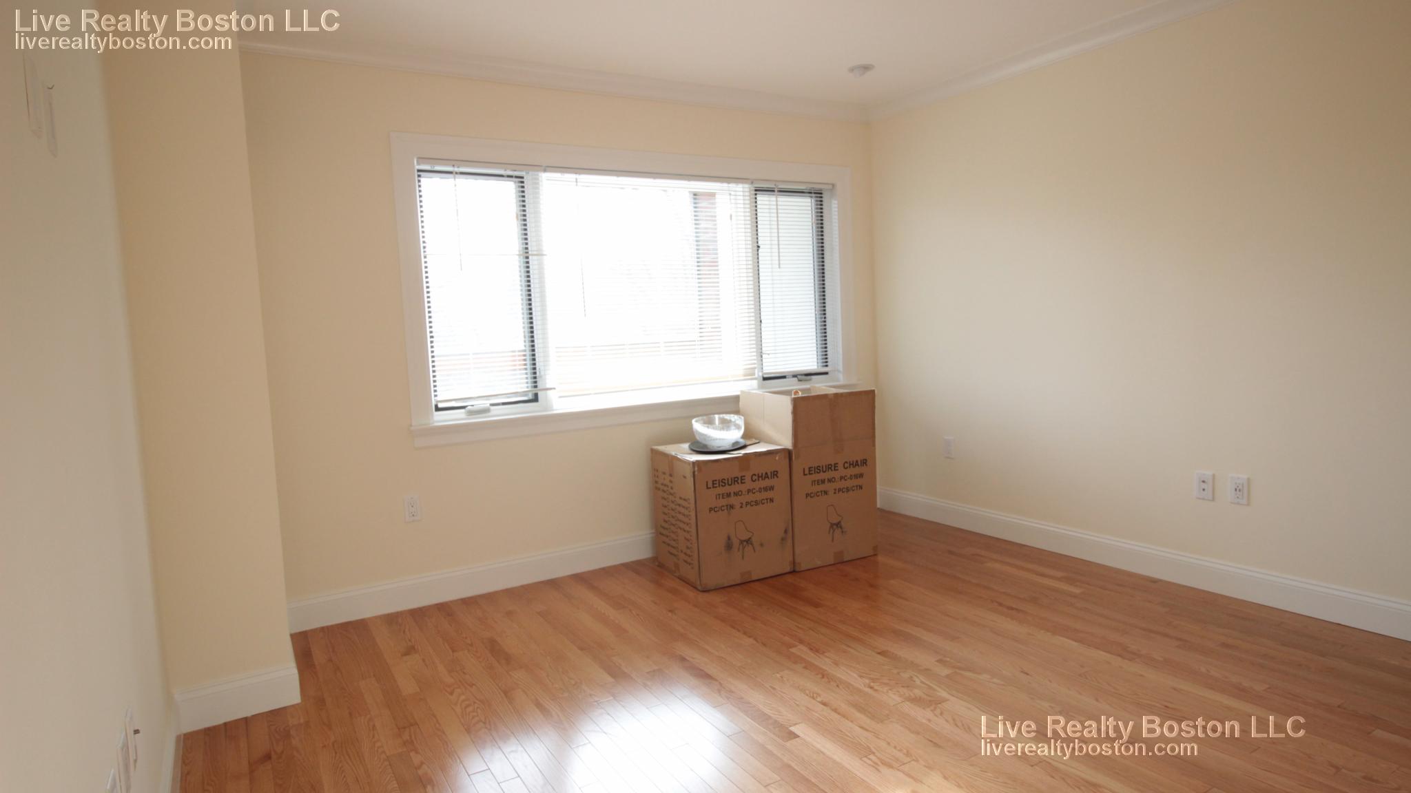 1443 Beacon St, Coolidge Corner