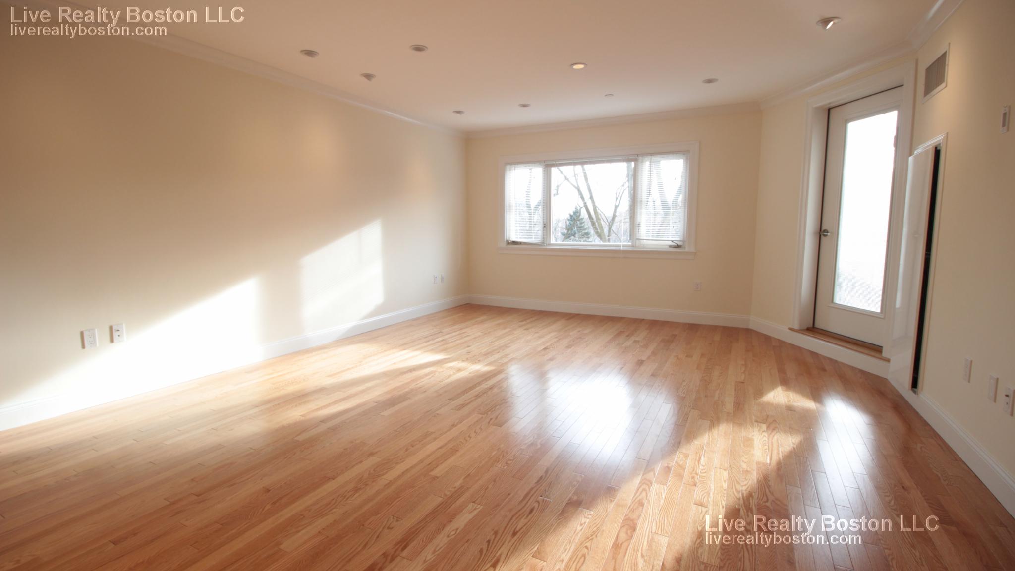 1443 Beacon St, Coolidge Corner